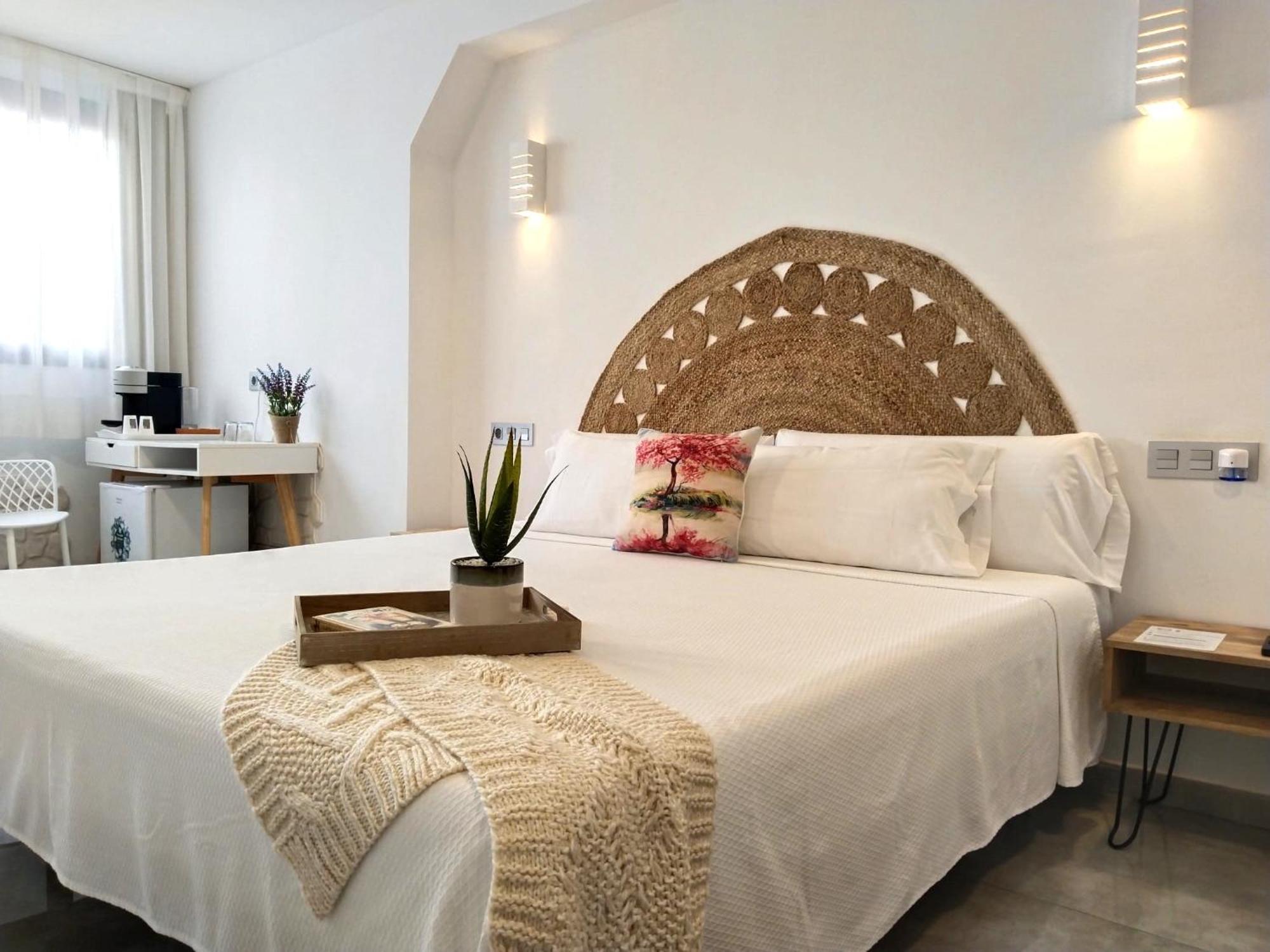 Large Double Room,1600716625:JPEG