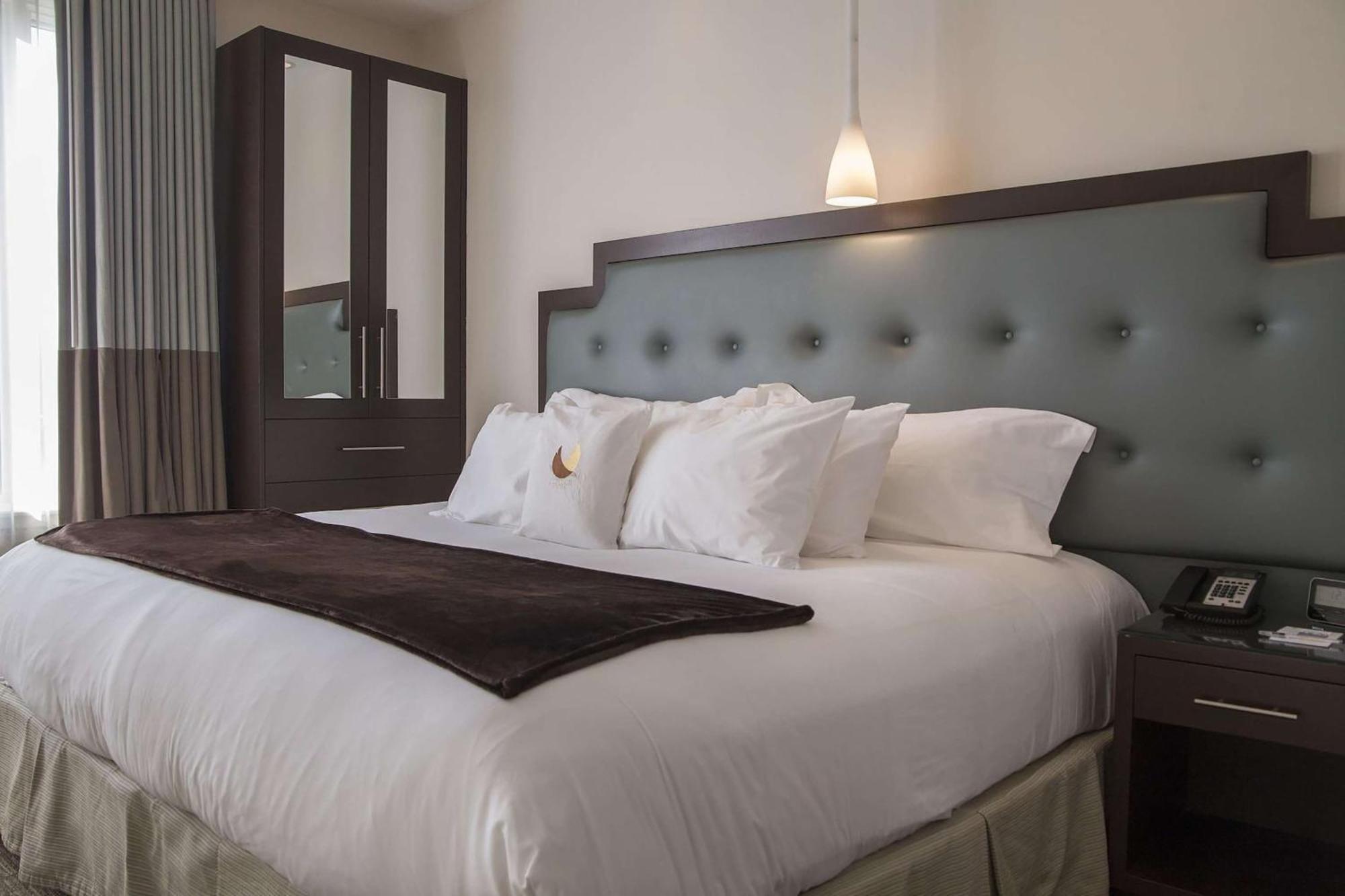 One-Bedroom King Deluxe Suite, Non-Smoking,1545861892:JPEG