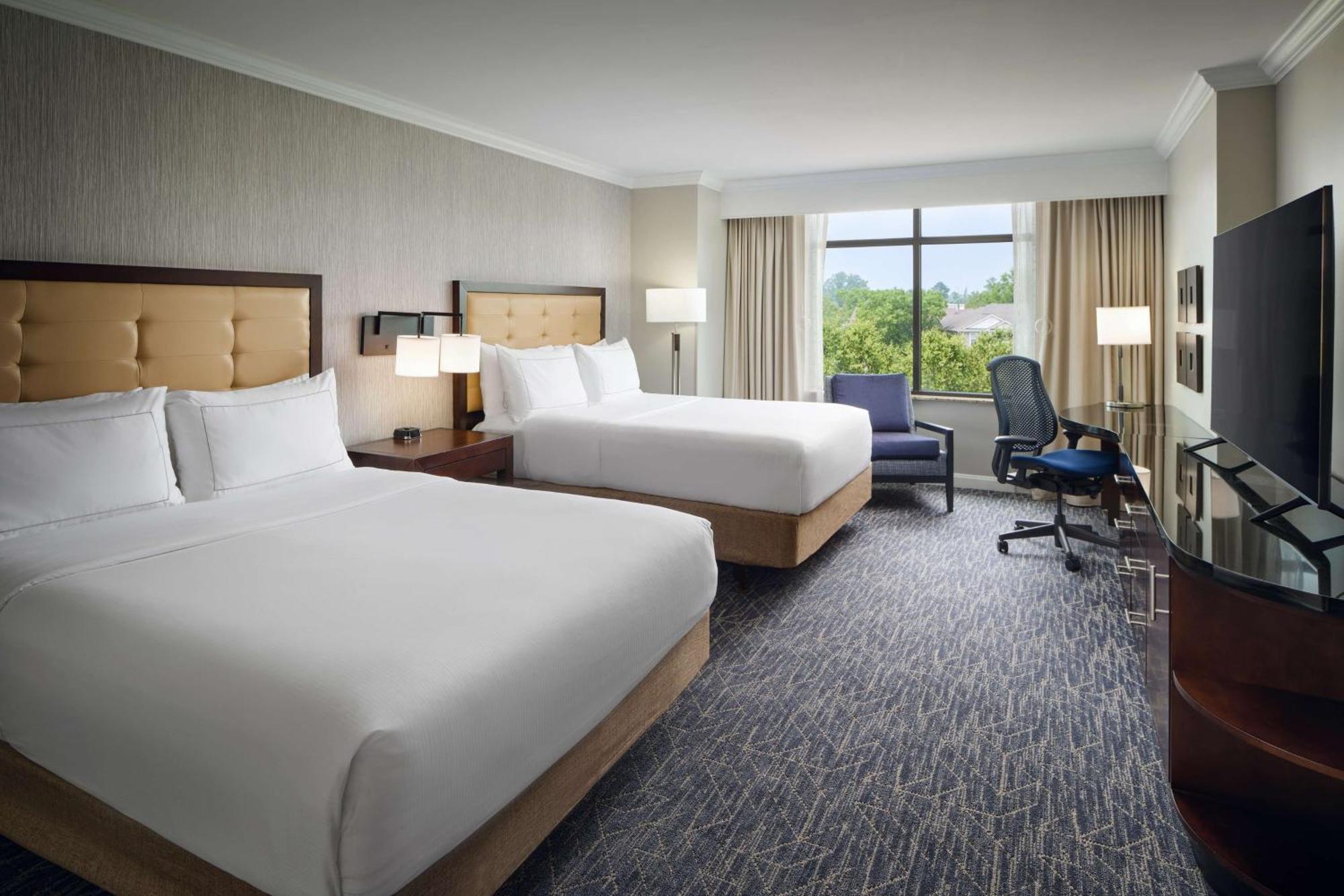 Queen Room with Two Queen Beds and Bath Tub - Mobility and Hearing Access,1546526137:JPEG