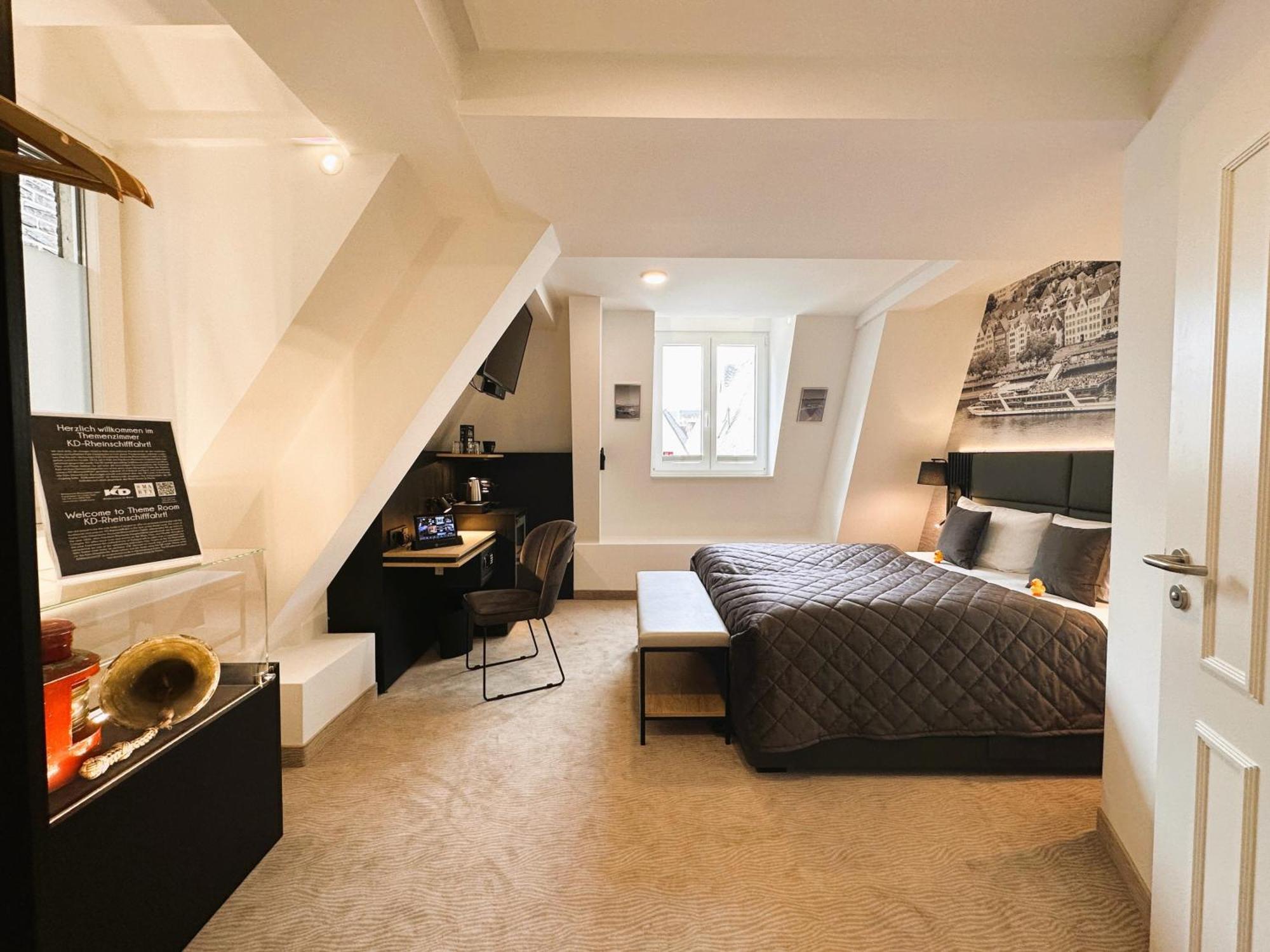 Large Double Room Old Town View