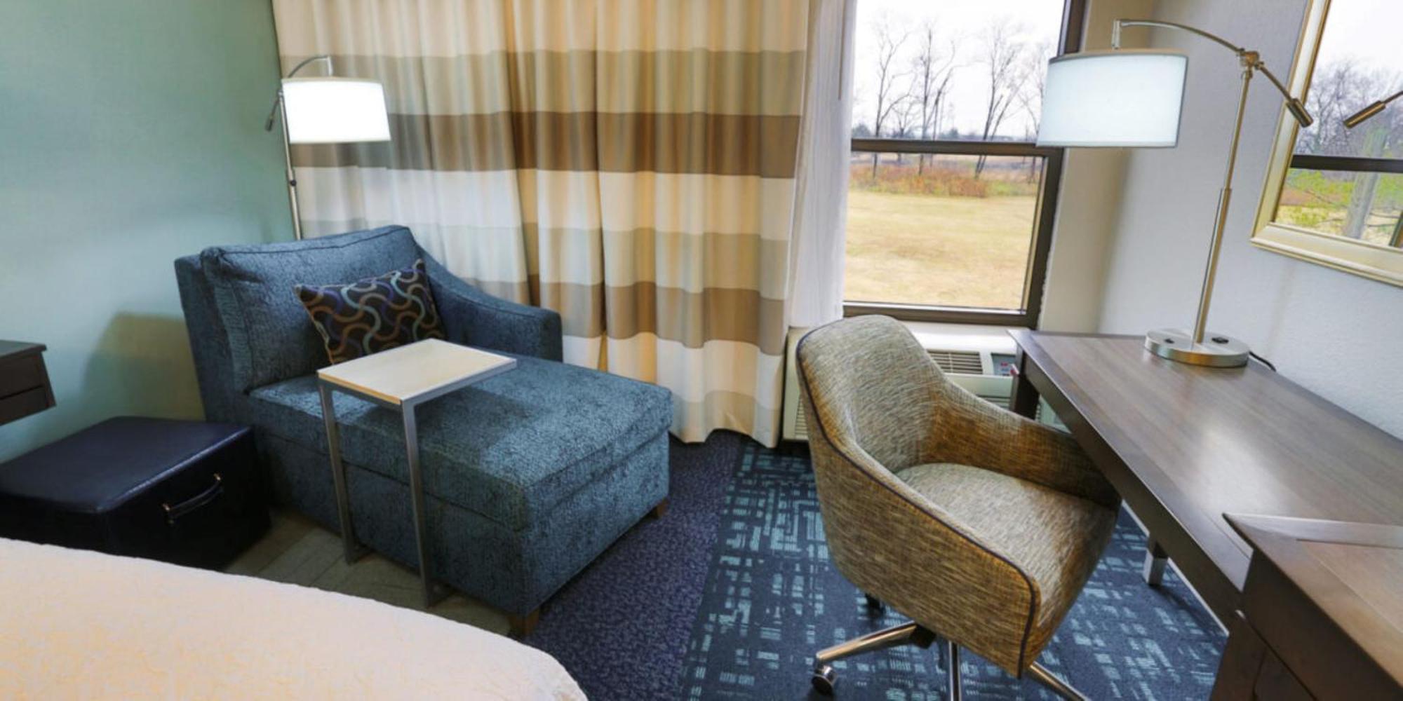 King Room Accessible Tub Mobility Hearing Access or Non-Smoking