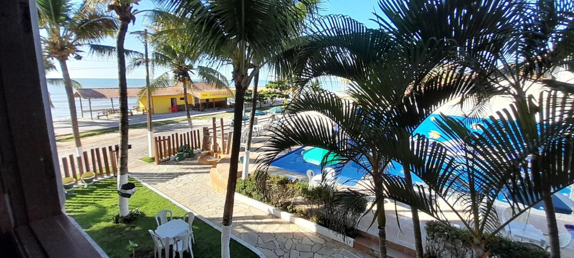 Apartamento de 2 Quartos com Vista para a Piscina