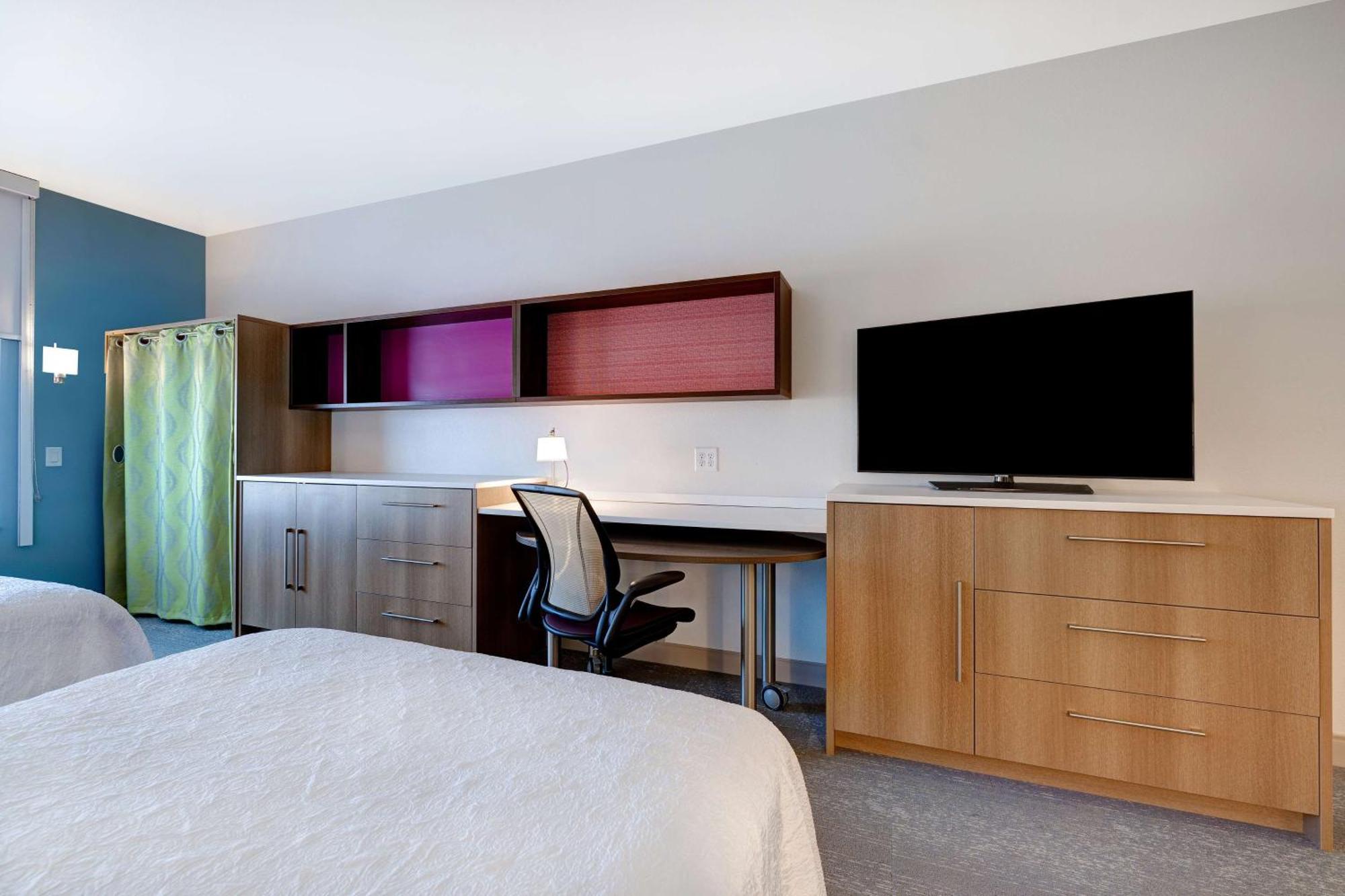 Queen Studio Two Queen Beds Non-Smoking