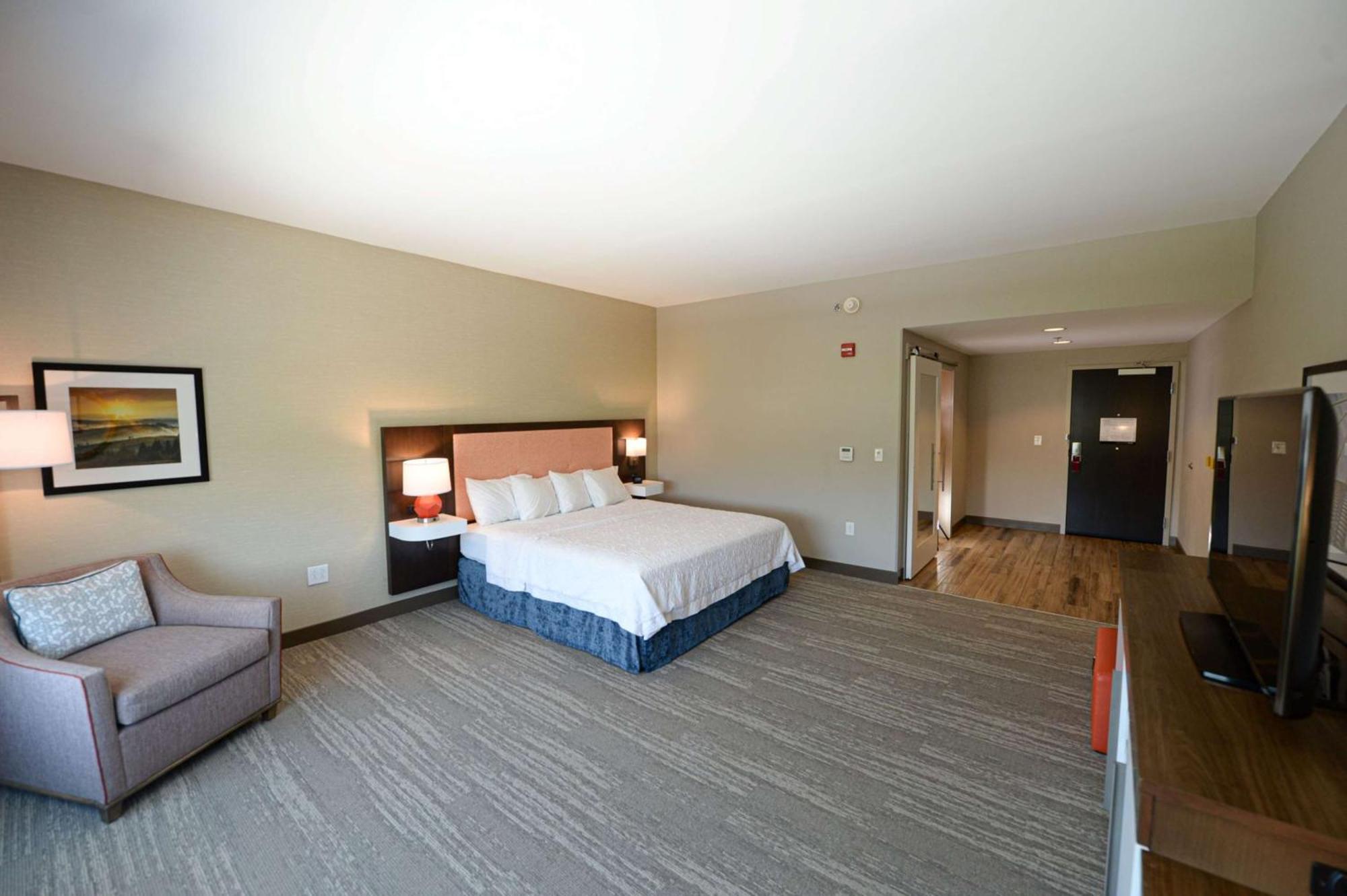 King Room Mobility Access or Non-Smoking