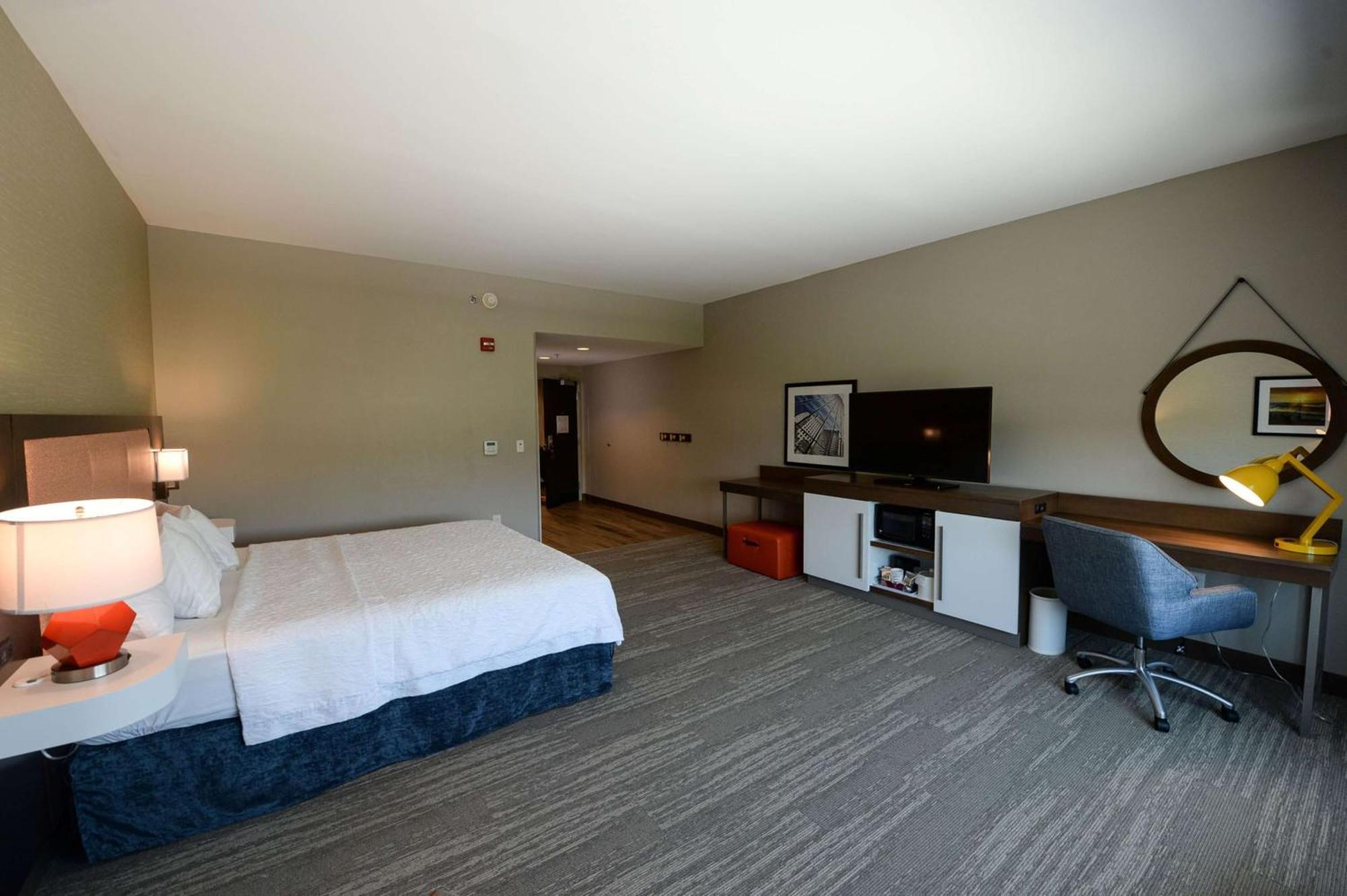 King Room Mobility Access or Non-Smoking
