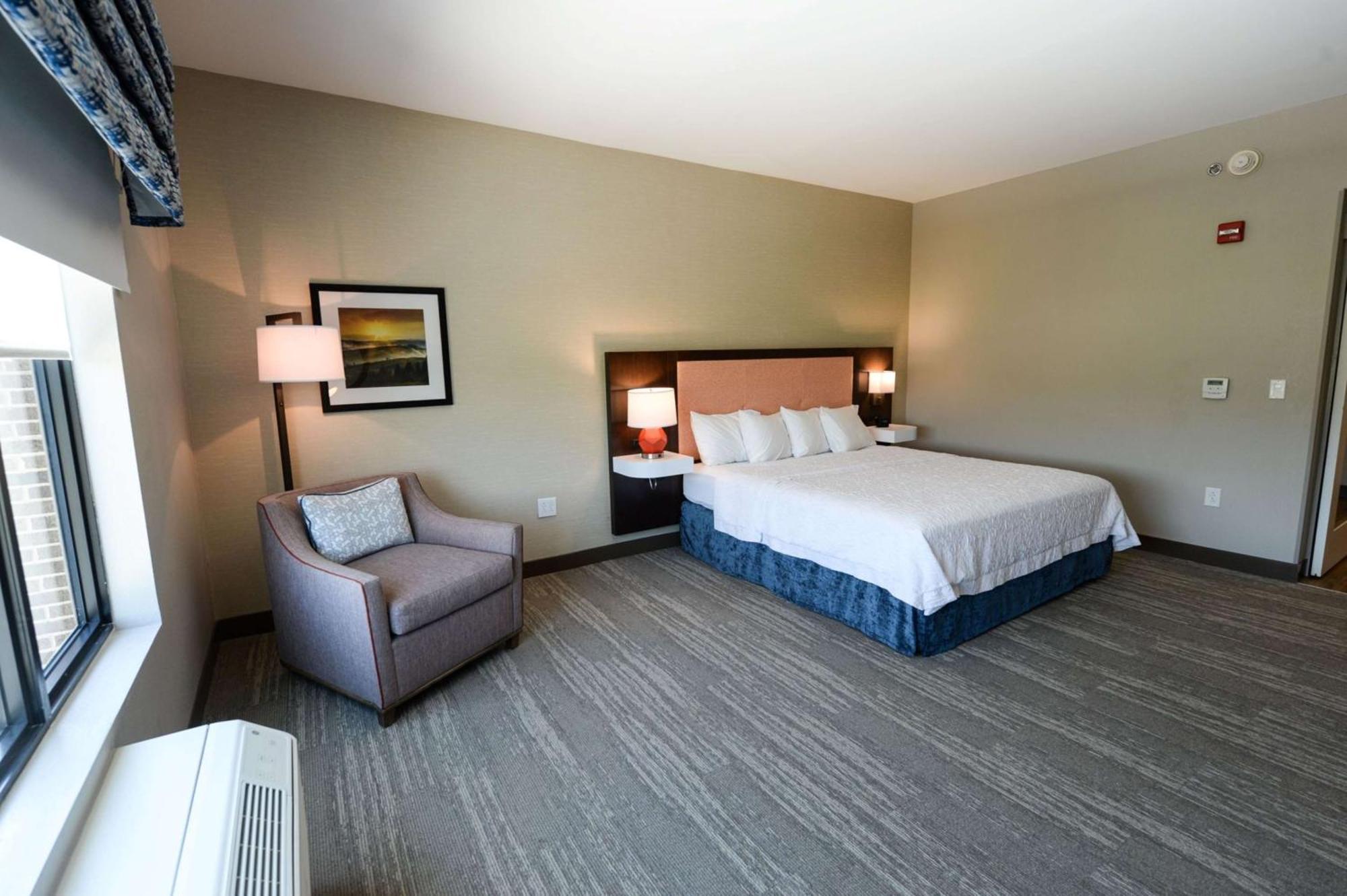 King Room Mobility Access or Non-Smoking