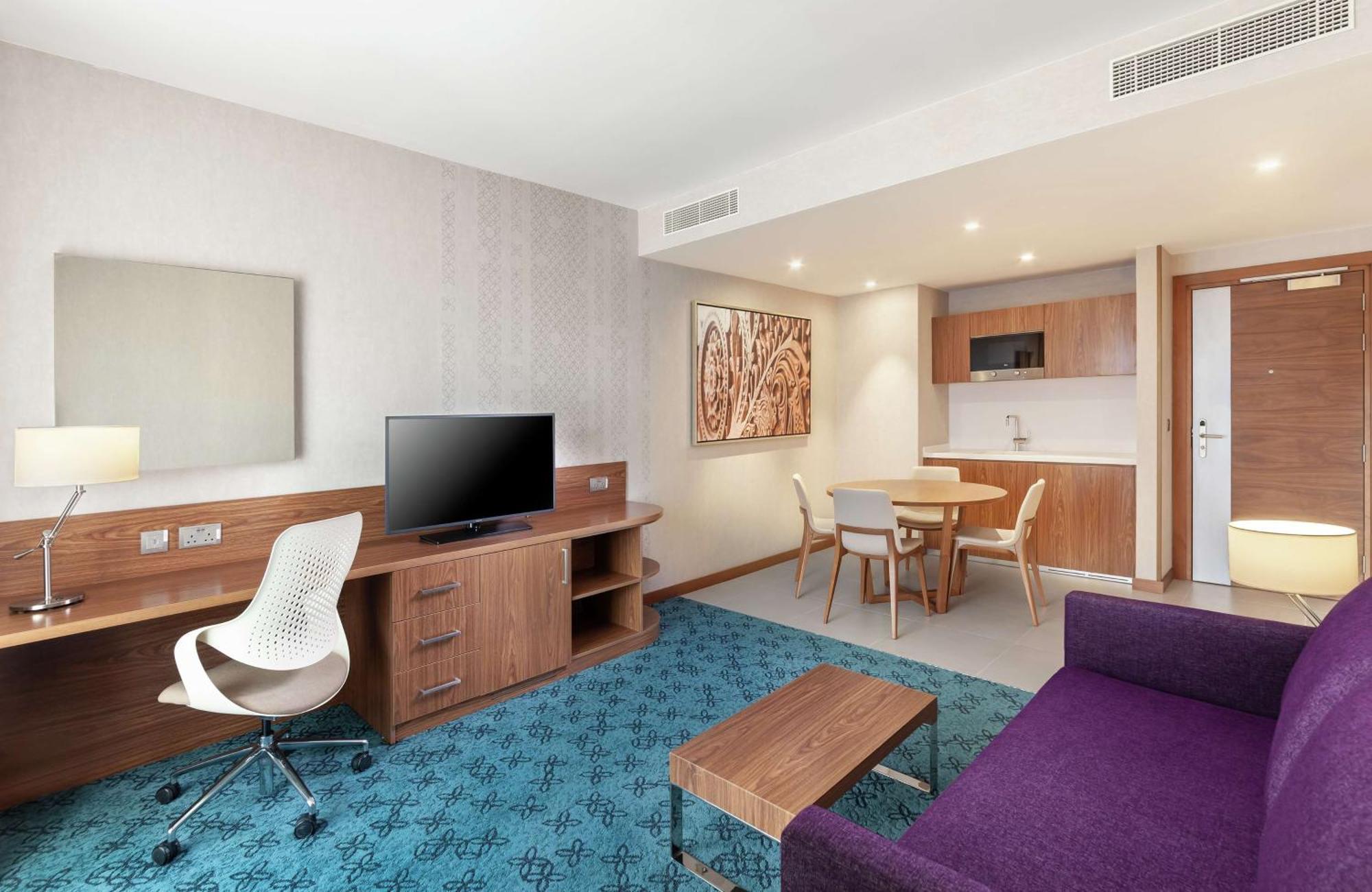 One-Bedroom King Suite