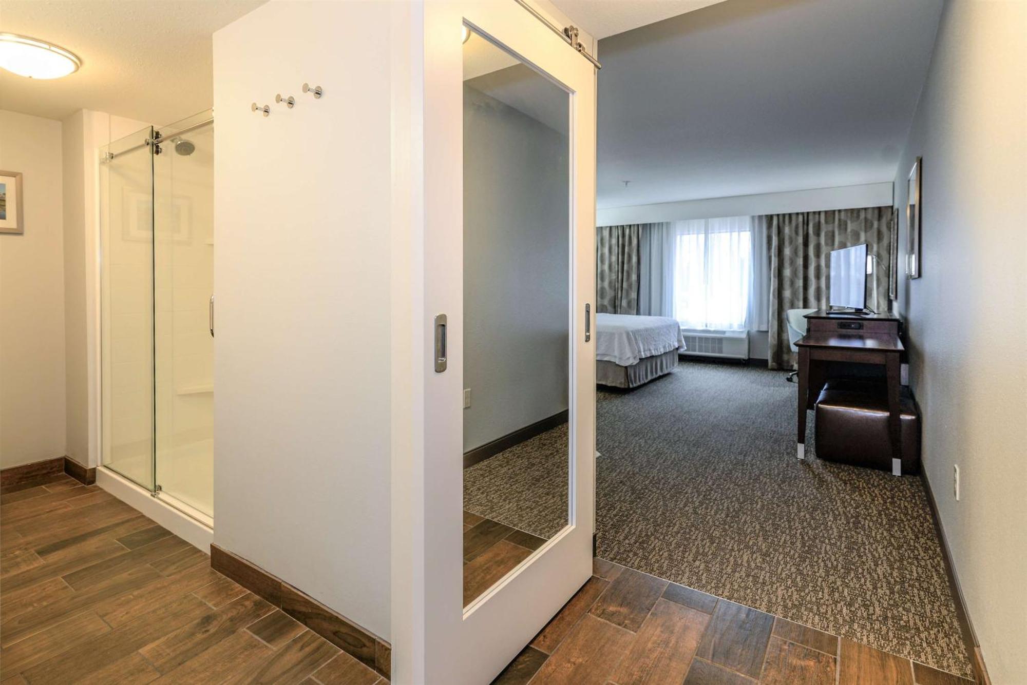King Studio Suite Hot Tub