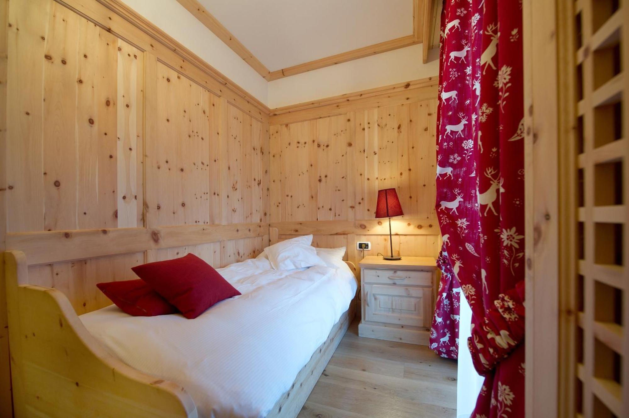 Single Room Mountain View