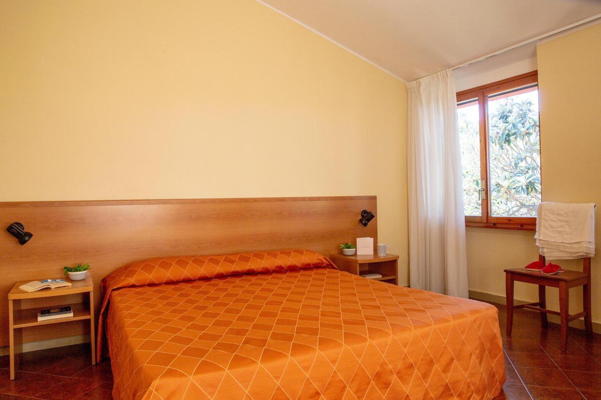 Deluxe Two-Bedroom Apartment,1547169262:JPEG