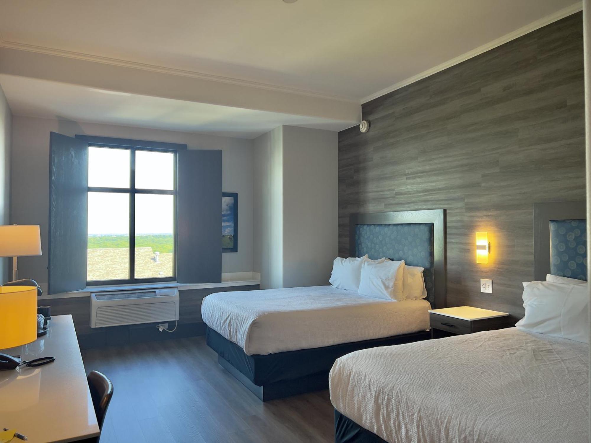 Queen Room Two Queen Beds