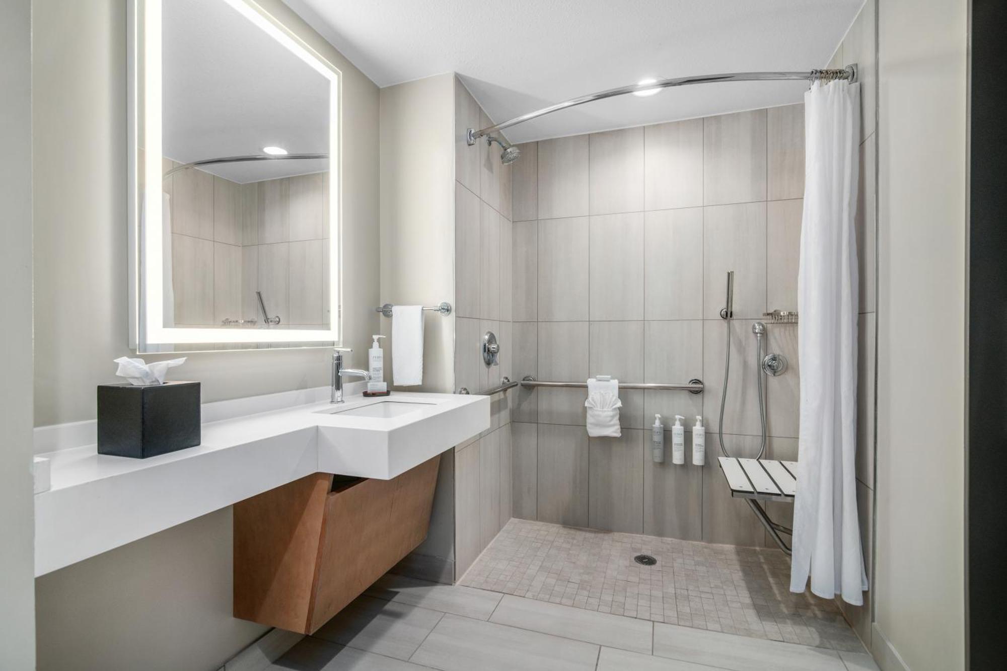 One-Bedroom King Suite Hearing Access