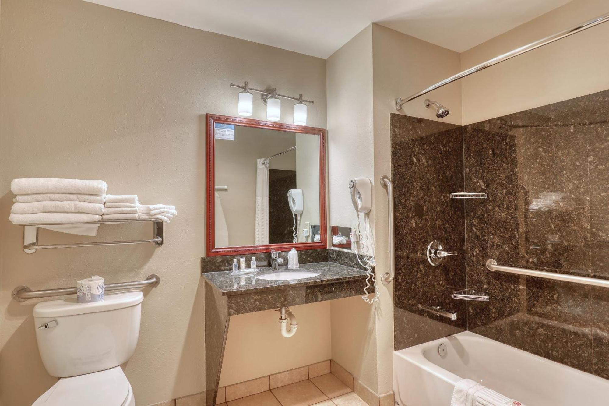 Double Suite - Accessible/Non-Smoking