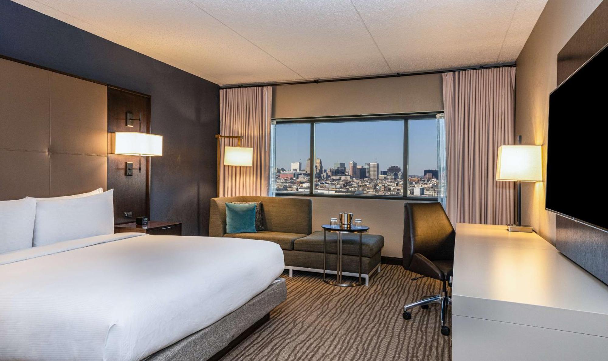 King Room Newark Skyline View Top Floor