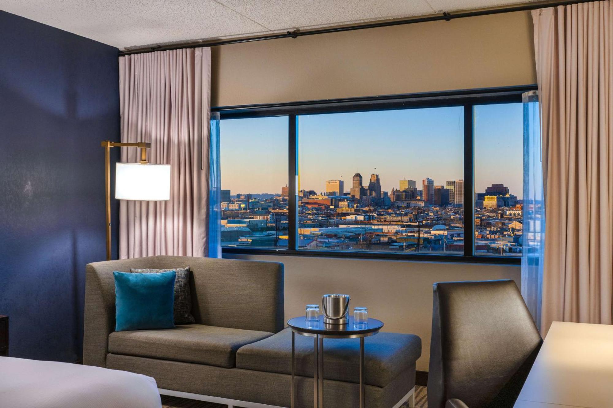 King Room NYC Skyline View Top Floor