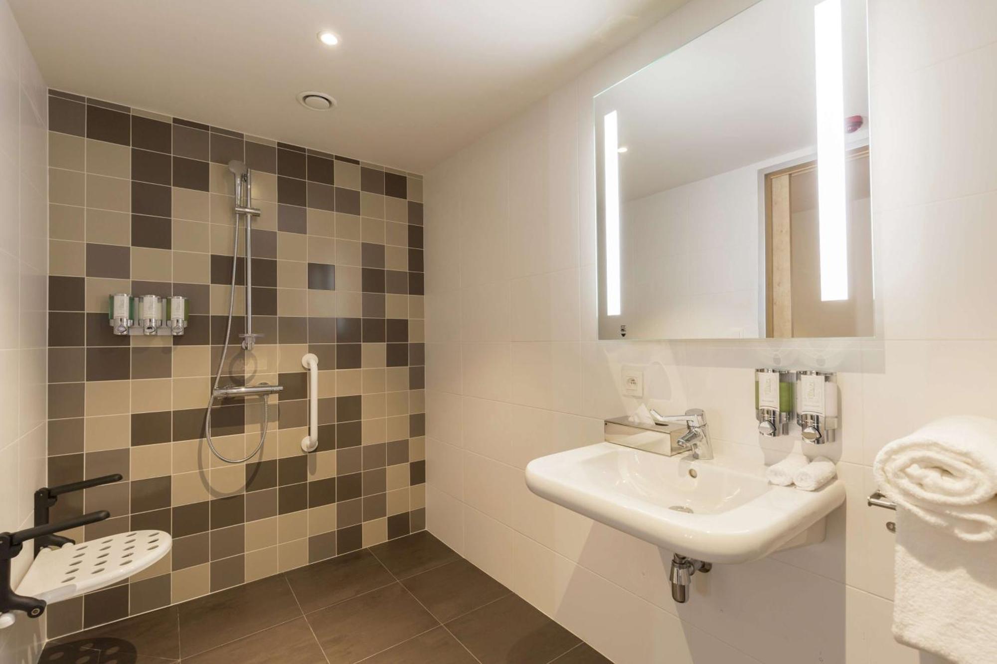 King Room Mobility Accessible