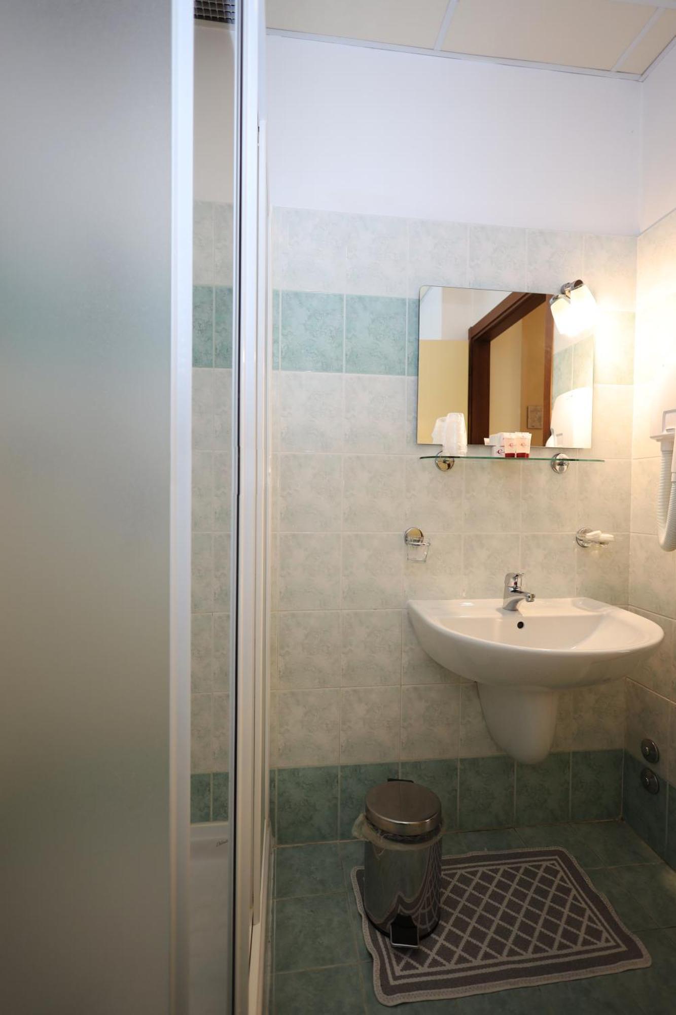 Classic Single Room
