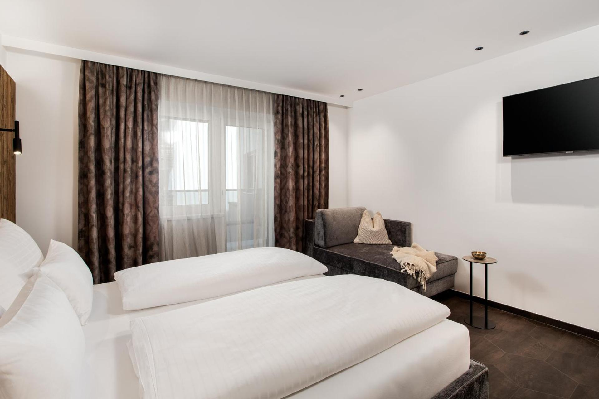 Double Room Balcony Mountain View