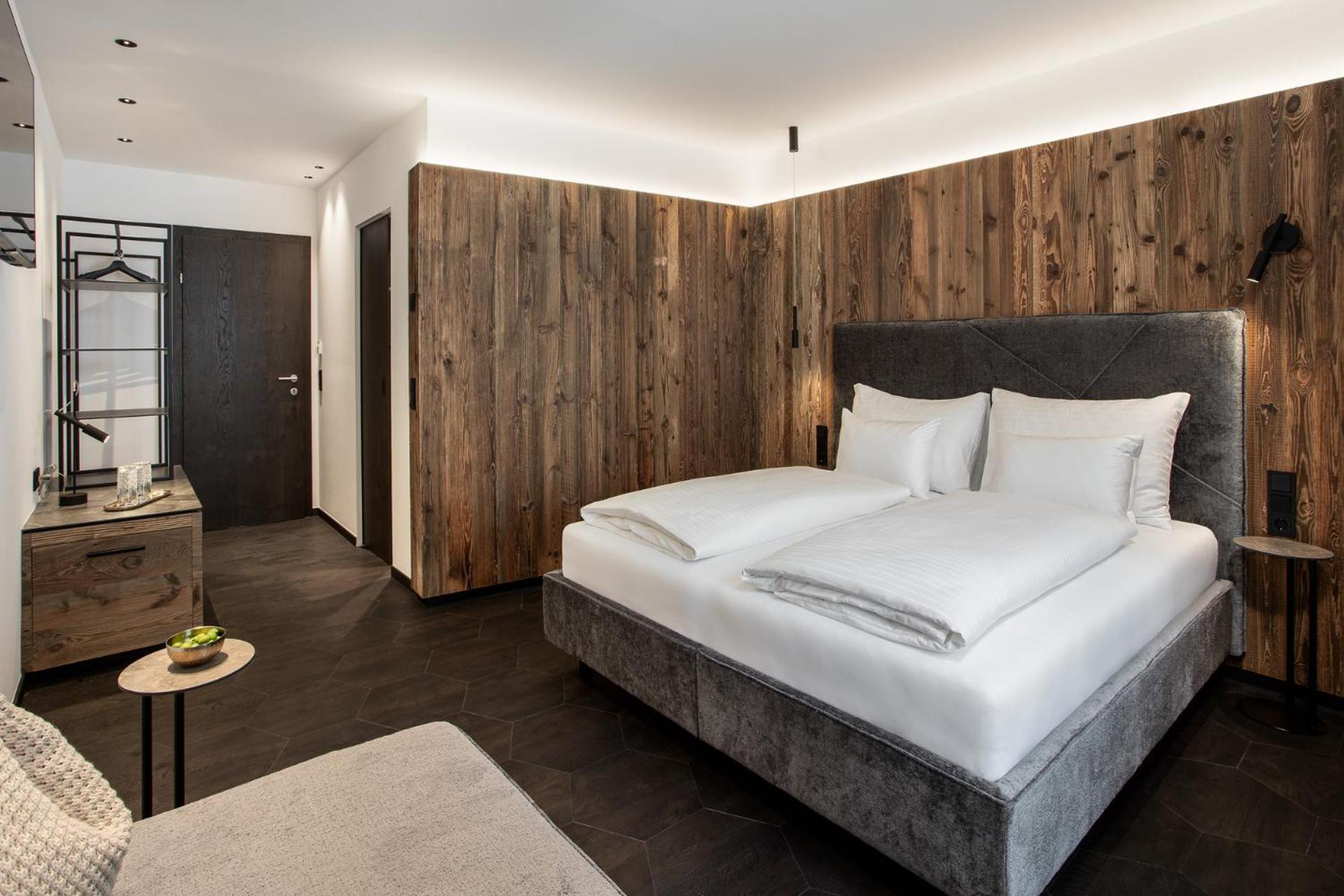 Double Room Balcony Mountain View