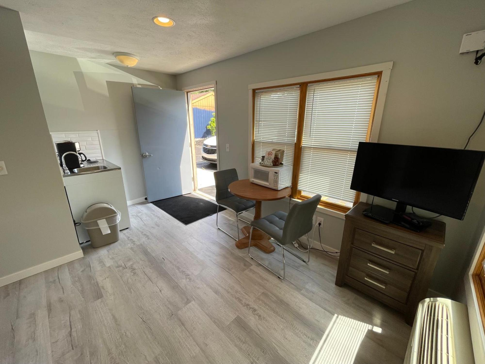Queen Room Lake View
