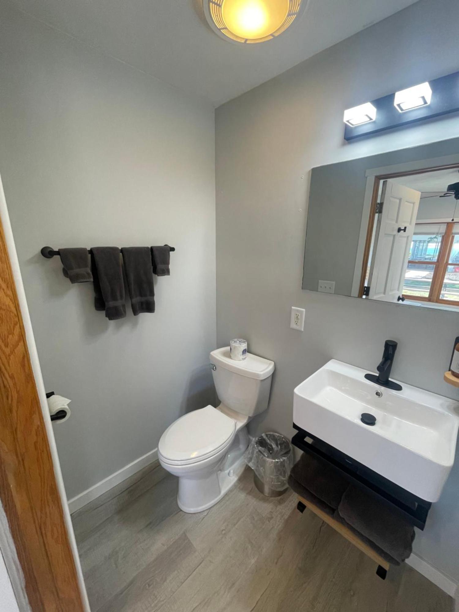 Queen Room Lake View