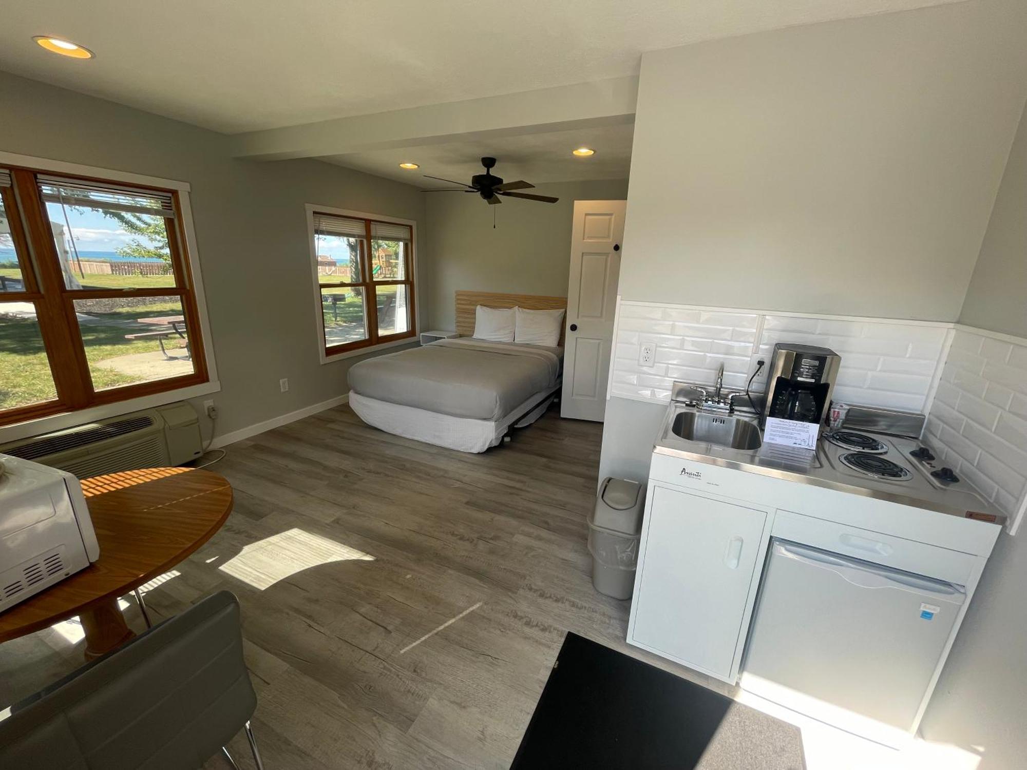 Queen Room Lake View