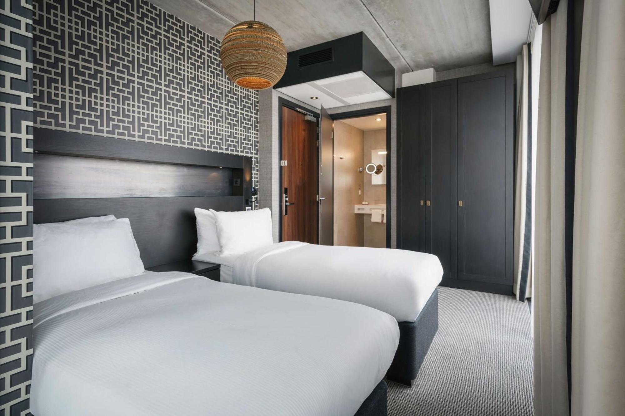 Twin Room,1547984989:JPEG