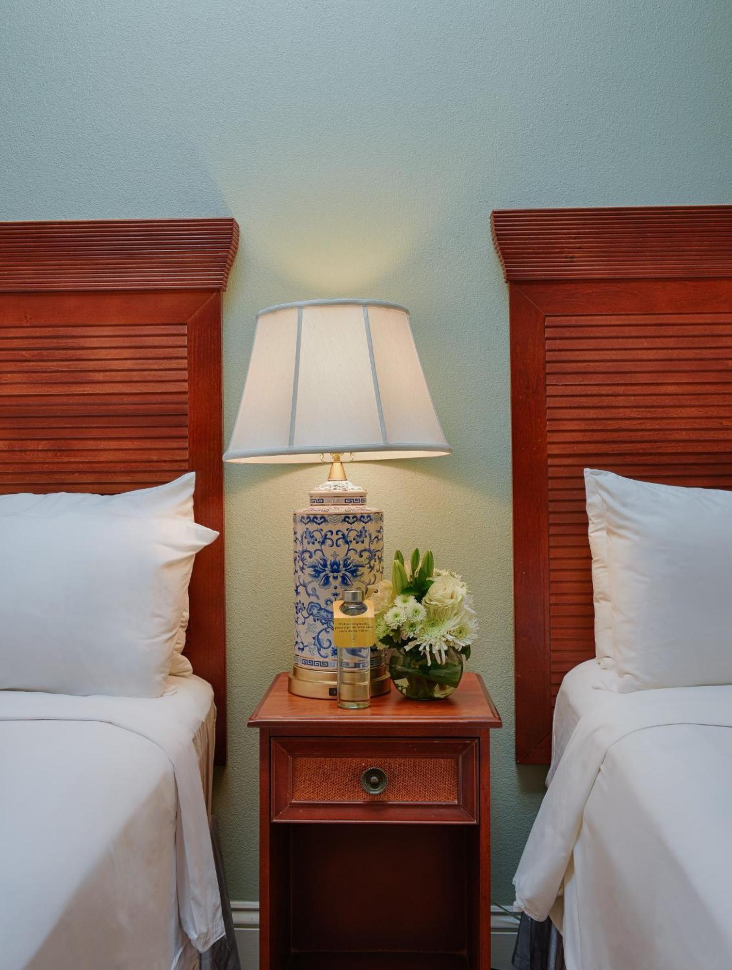 Queen Room Two Queen Beds No Window