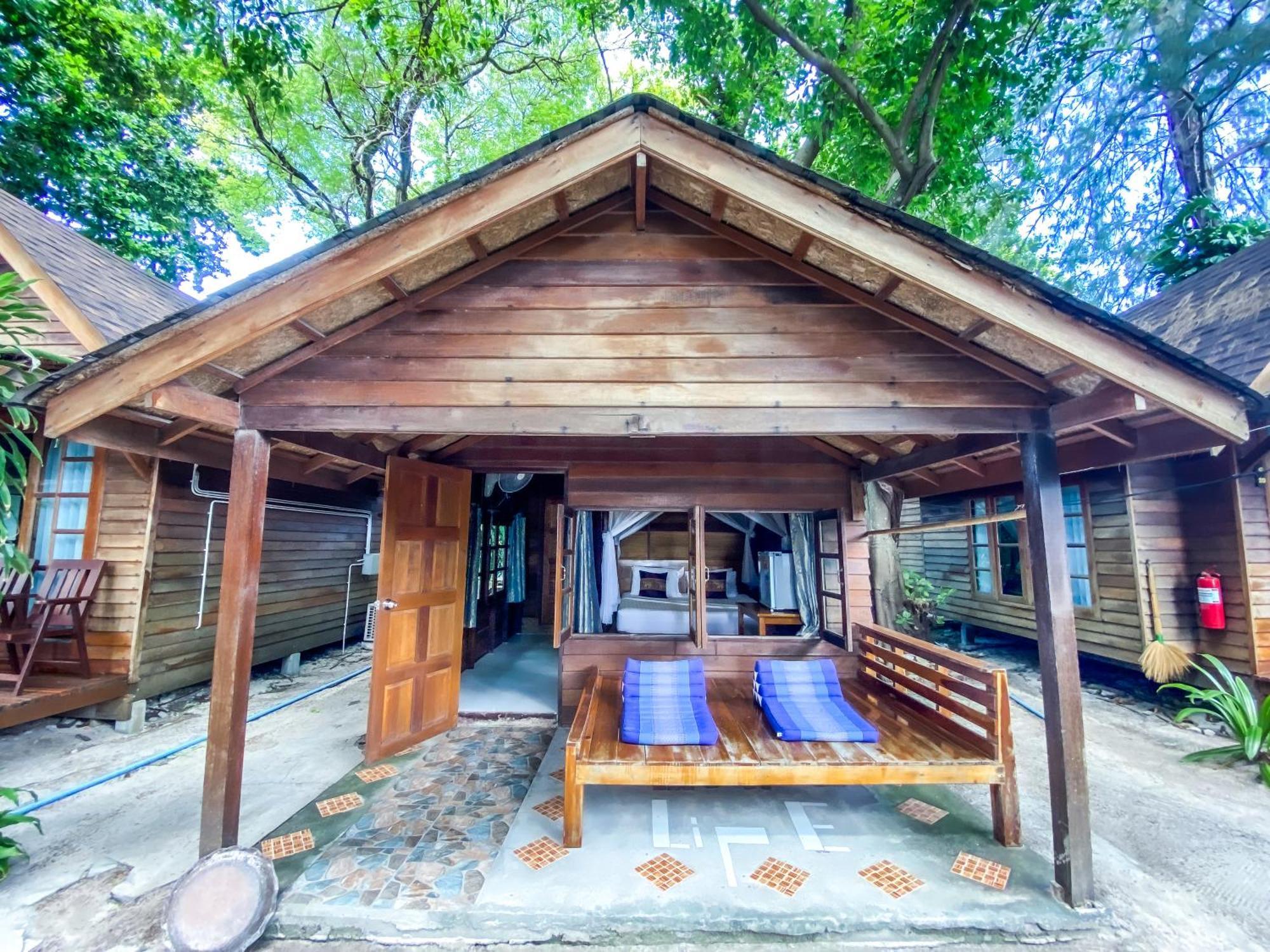 SeaBreeze Deluxe Bungalow