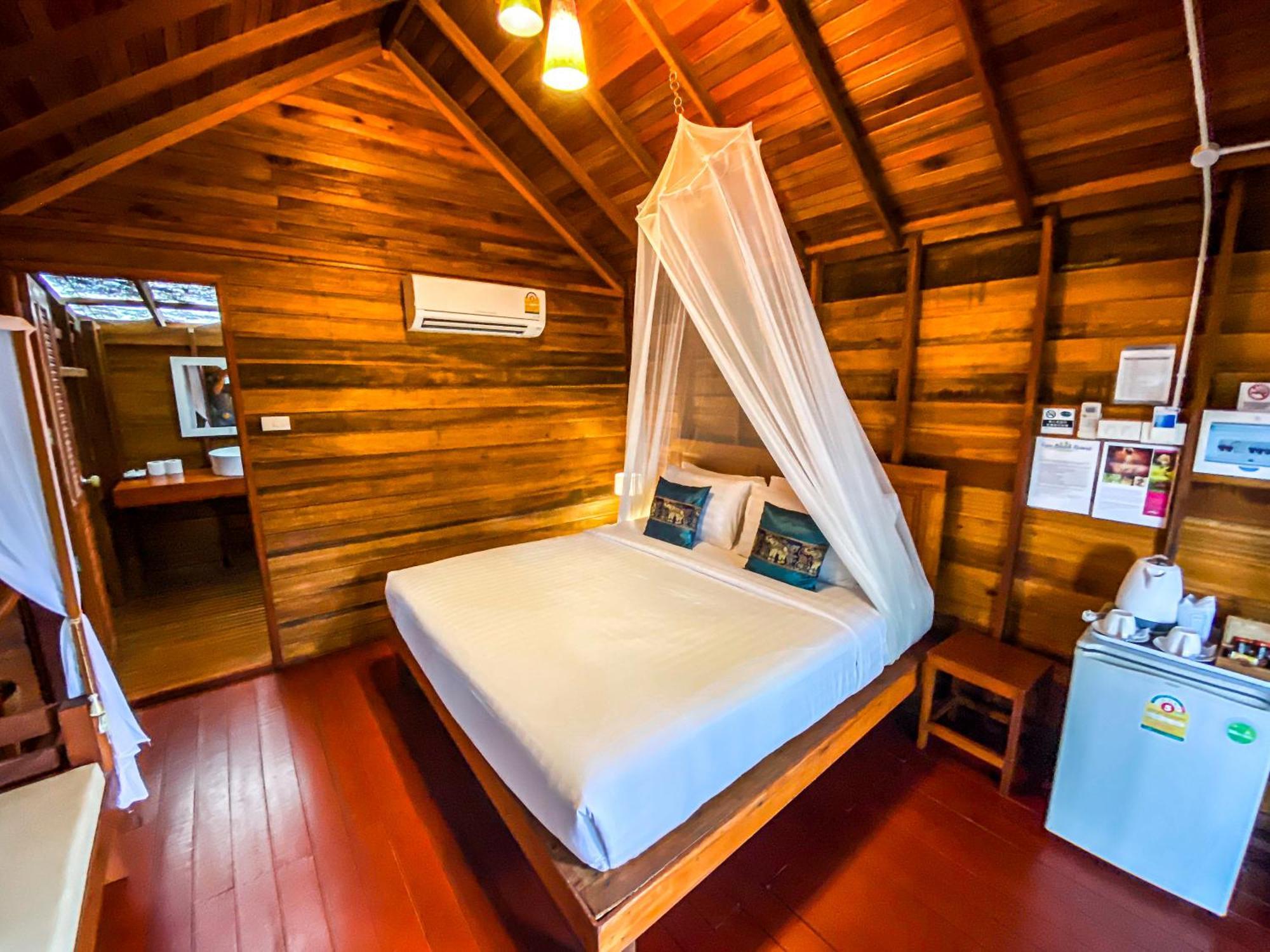 Premium Garden Bungalow