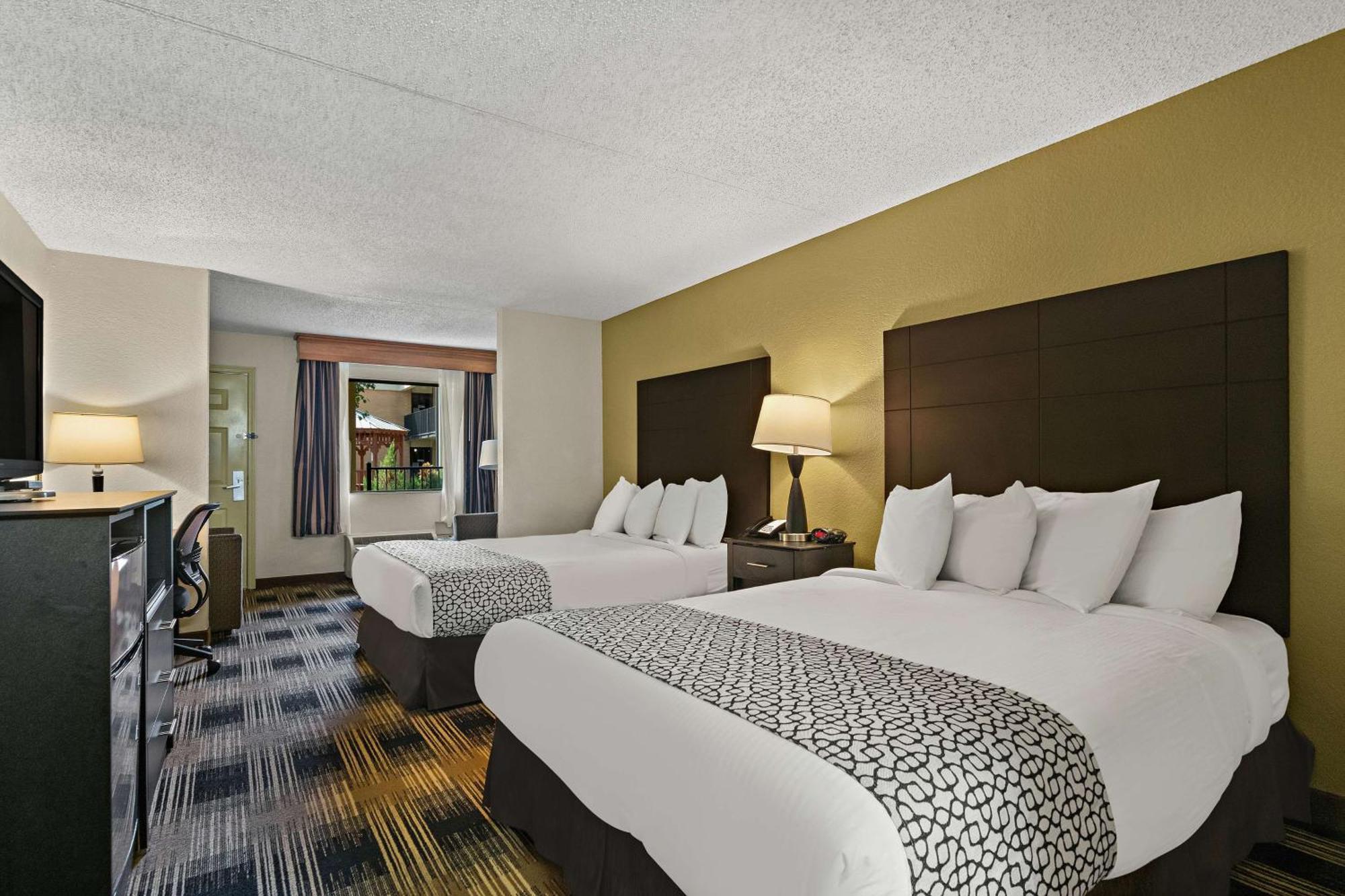 Queen Junior Suite Two Queen Beds Spa Bath Non-Smoking