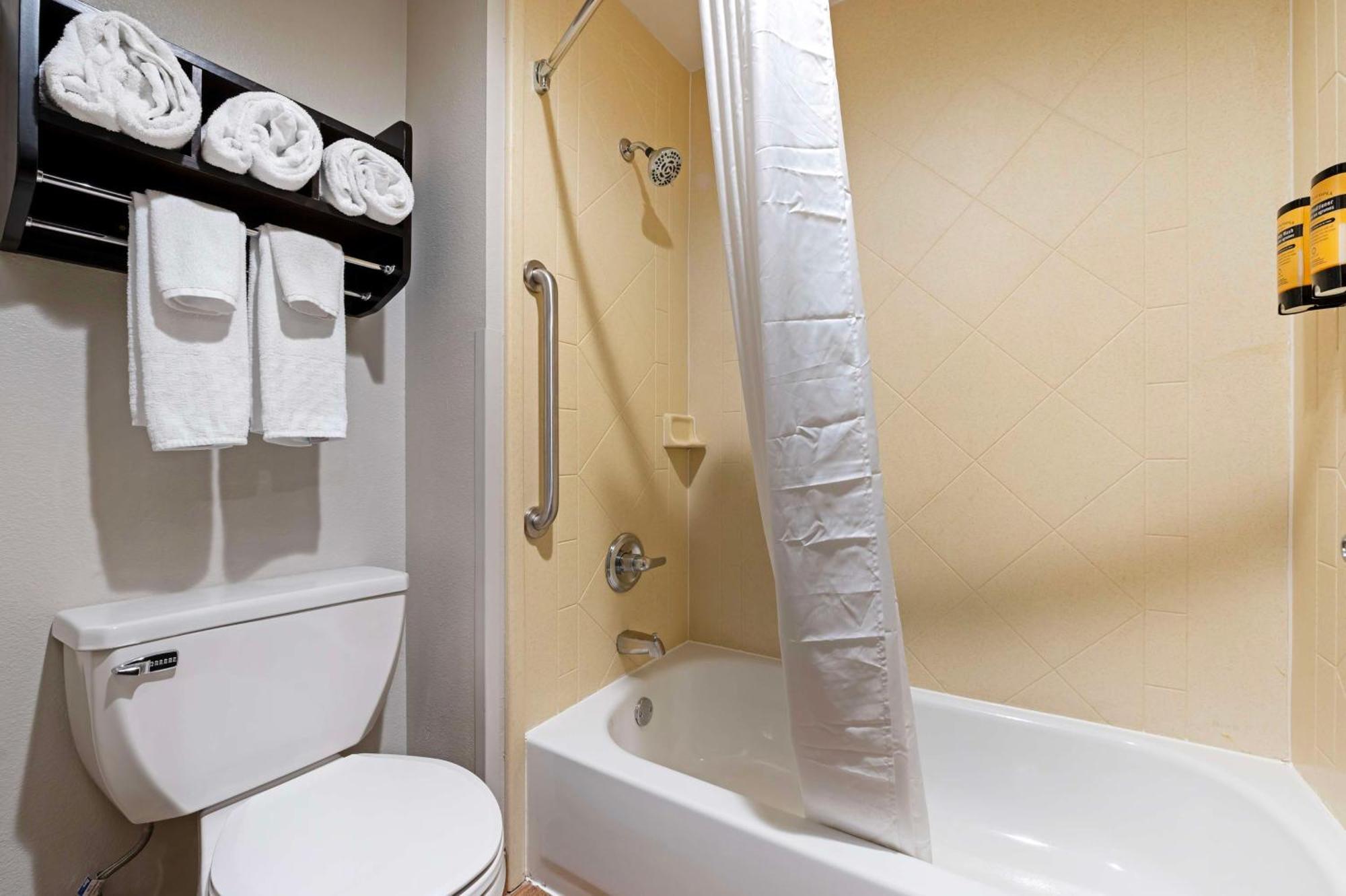 Two-Bedrooms King Suite