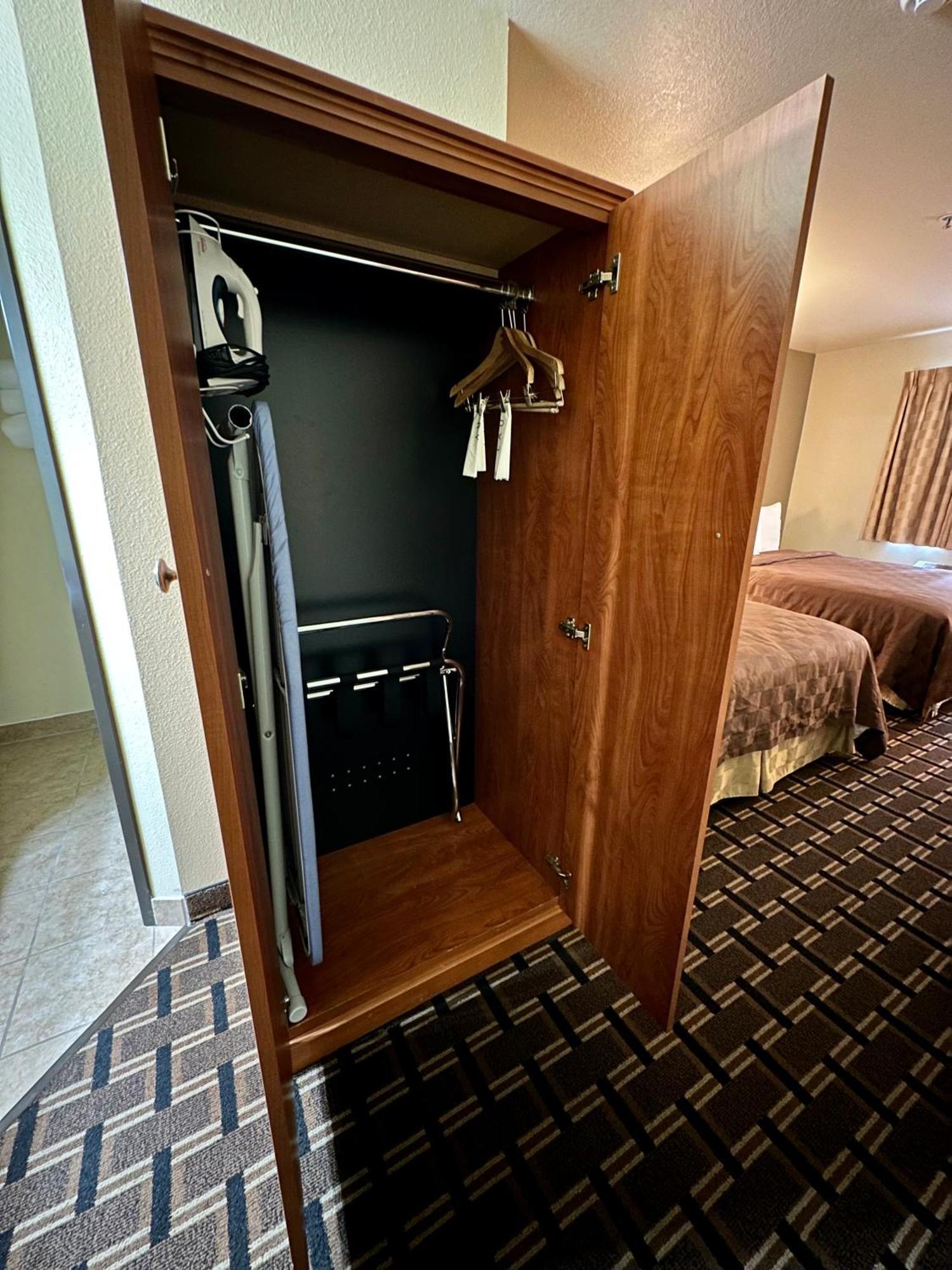 Double Room Two Double Beds Non-Smoking