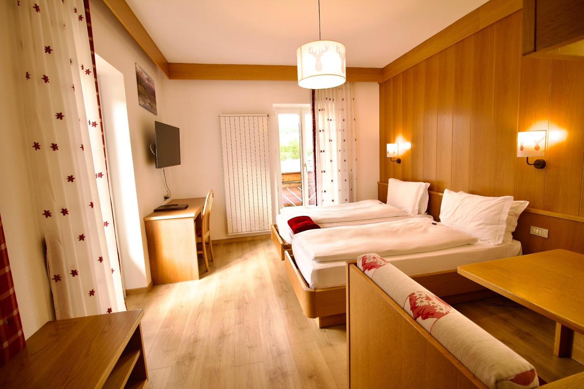 Double or Twin Room Mountain View