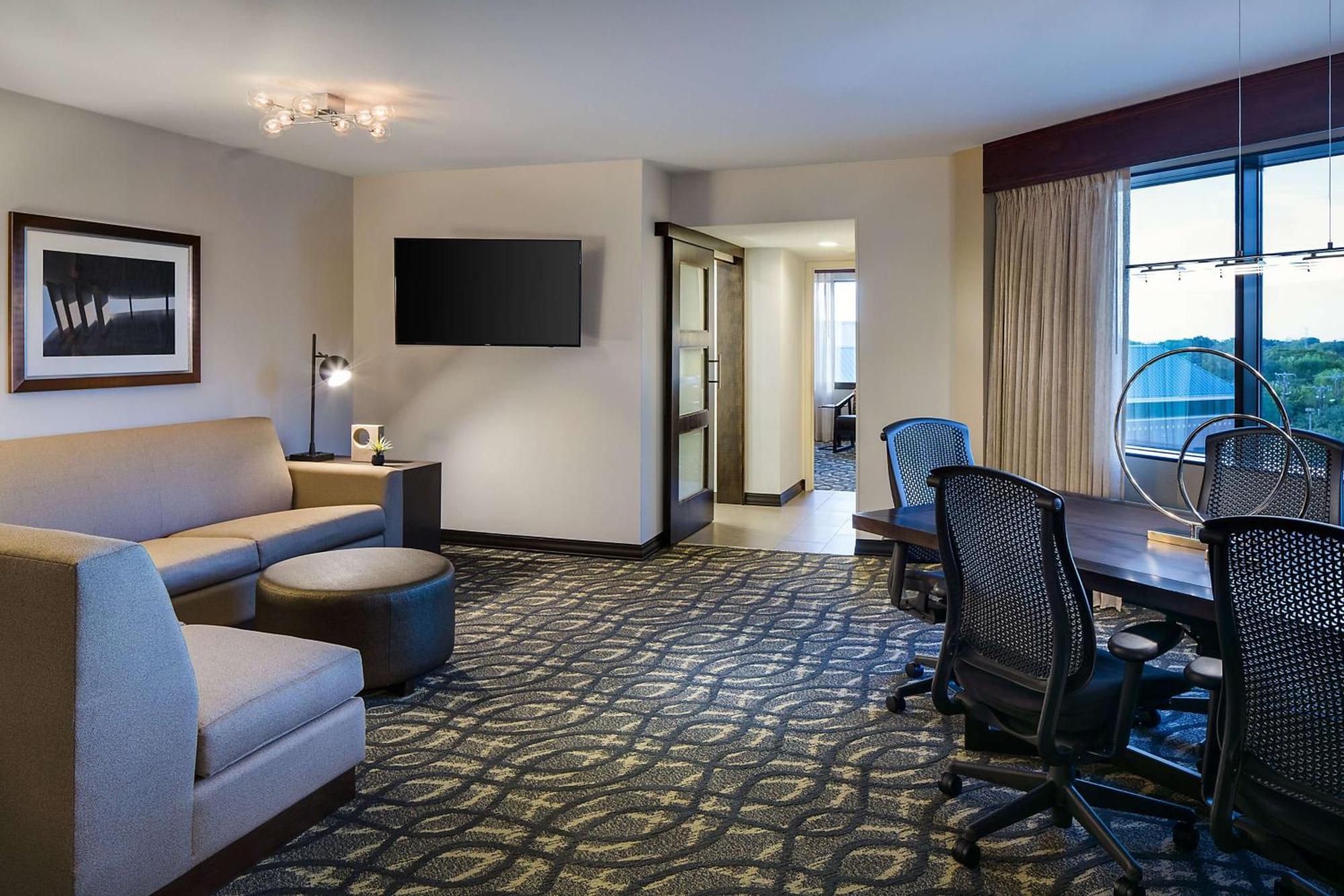 Presidential Two-Bedroom King Suite- Non-Smoking,1548561964:JPEG