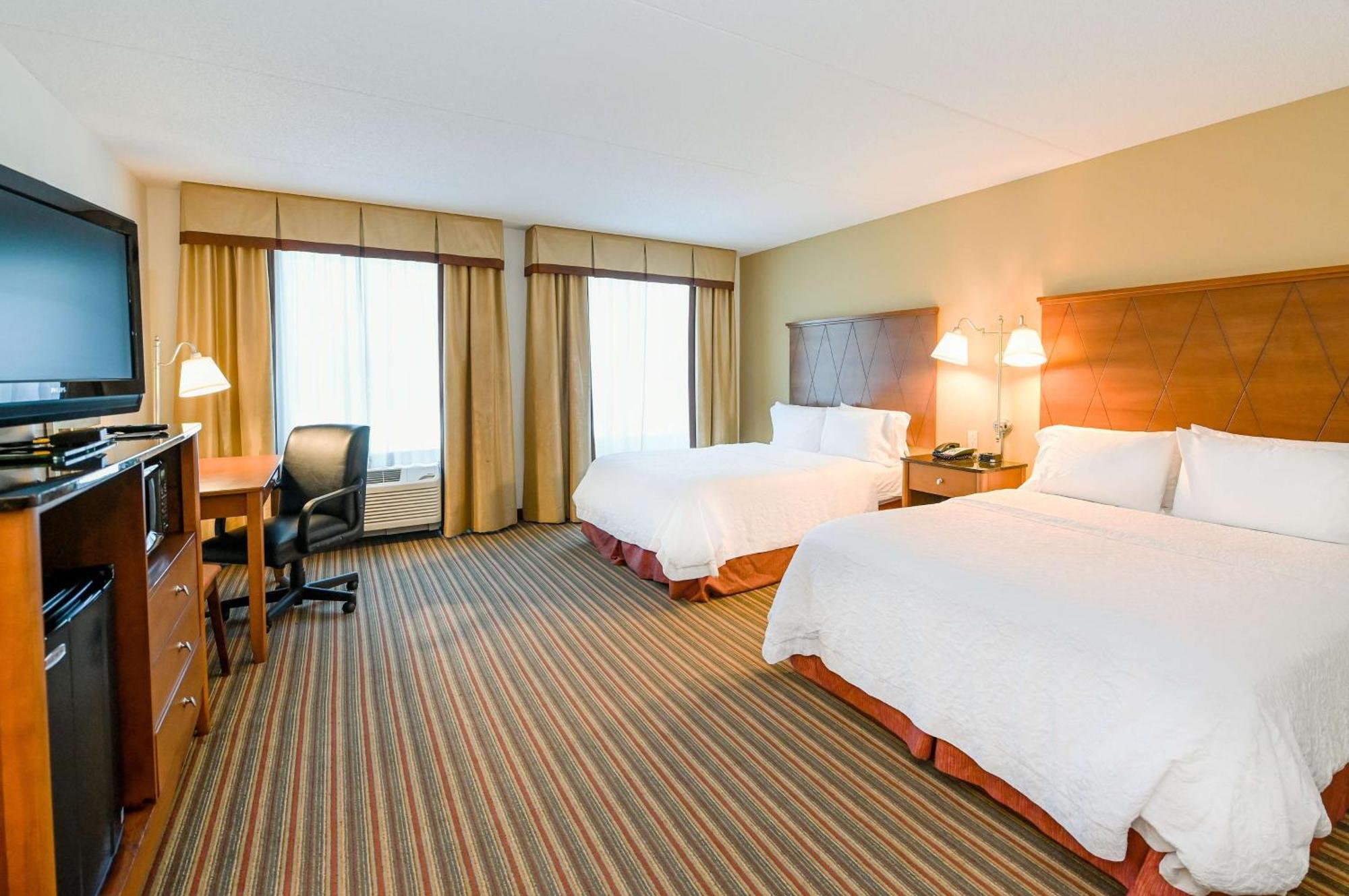 Queen Room Two Queen Beds Mobility Hearing Access or Non-Smoking