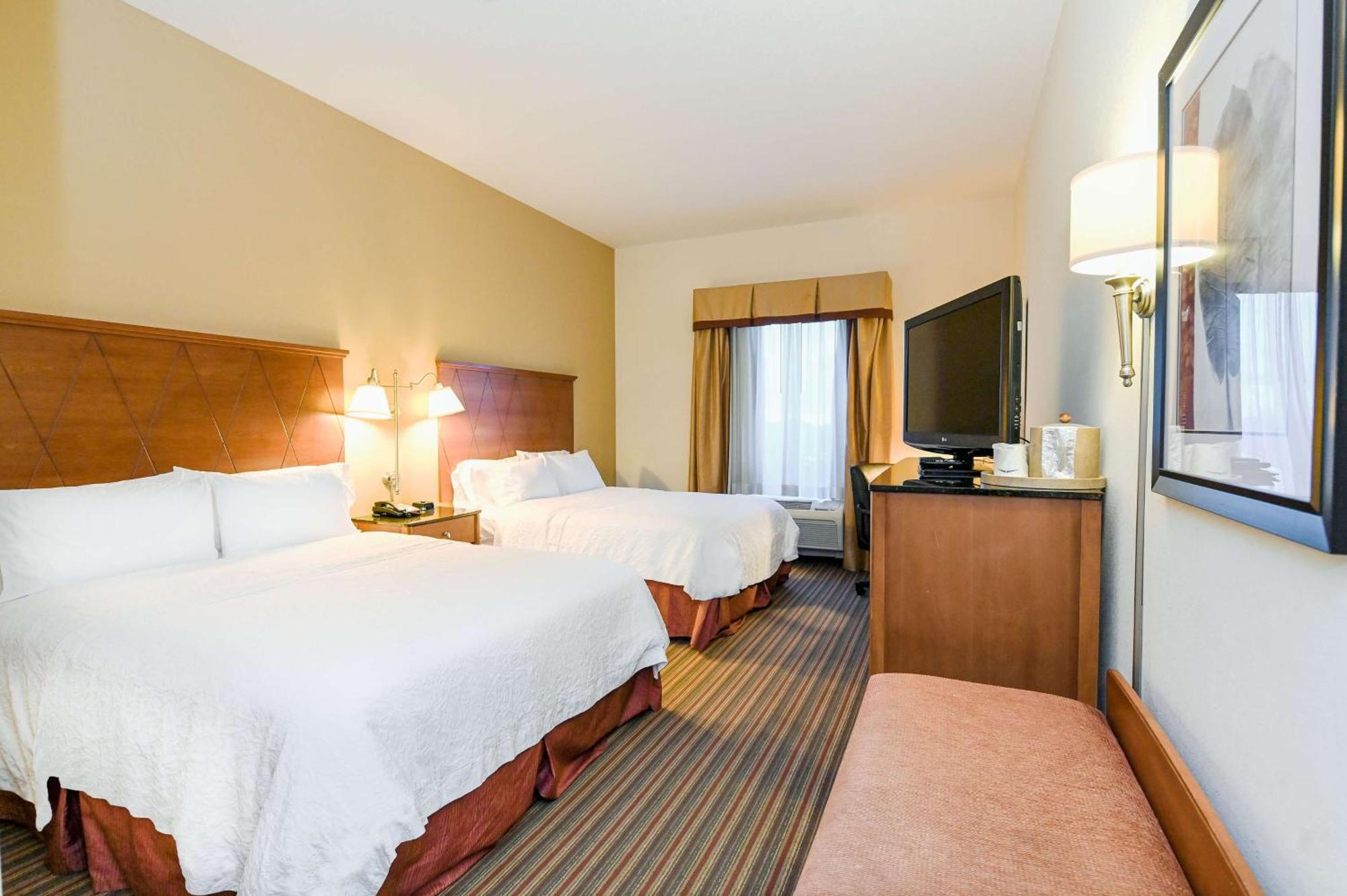 Queen Room Two Queen Beds Mobility Hearing Access or Non-Smoking