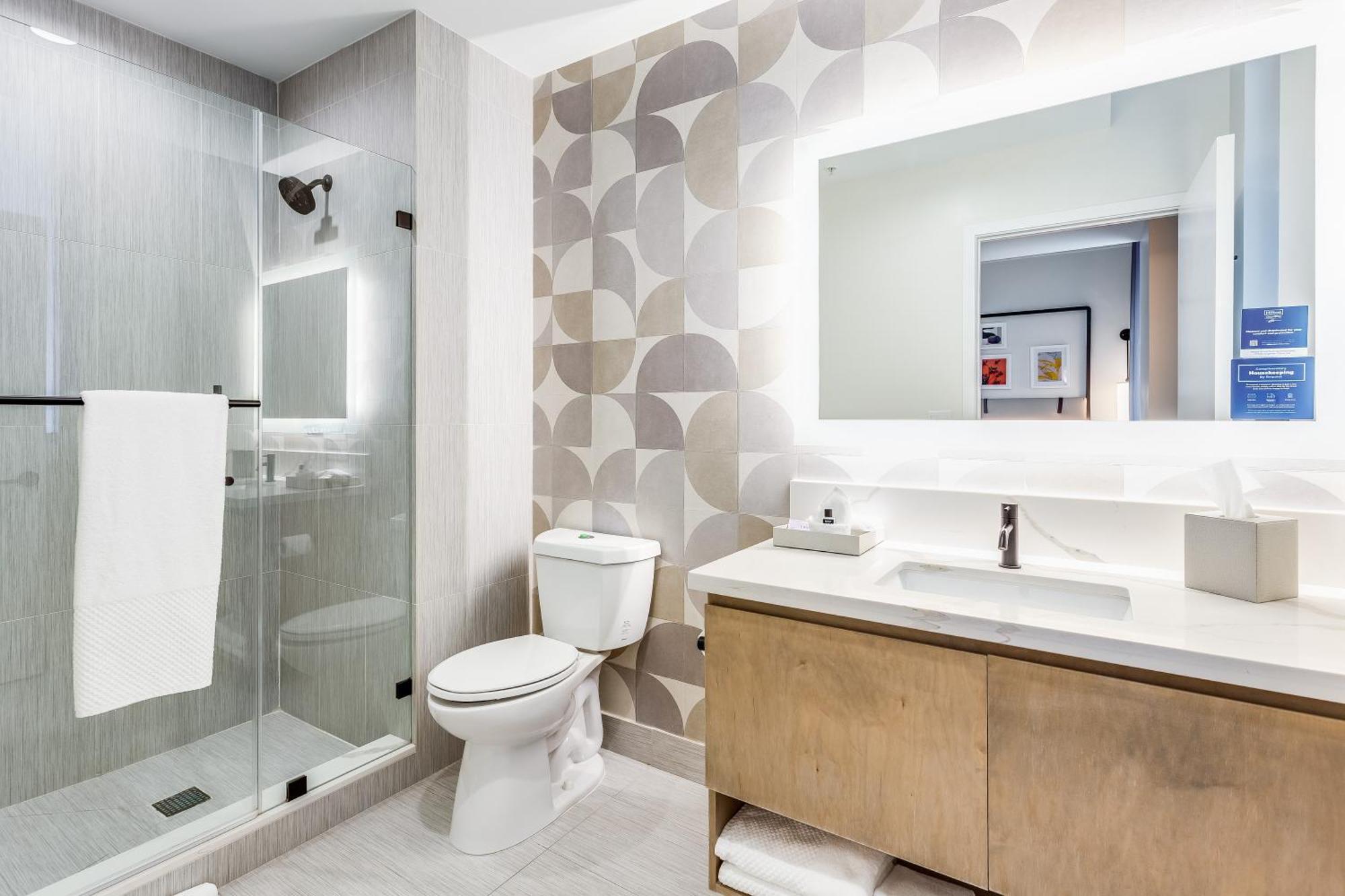 Compact King Room