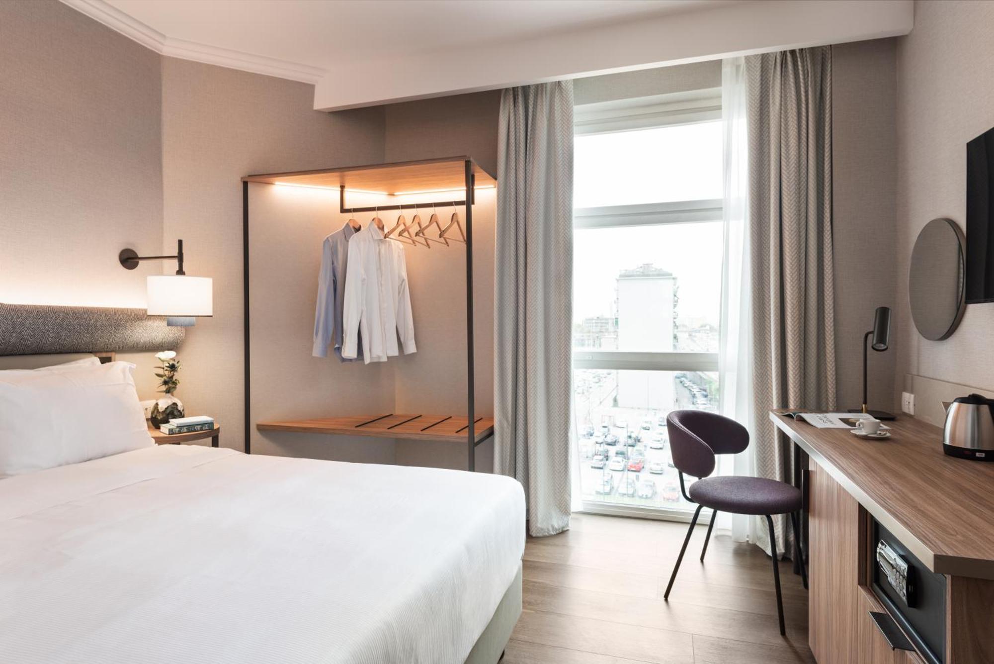 Queen Room