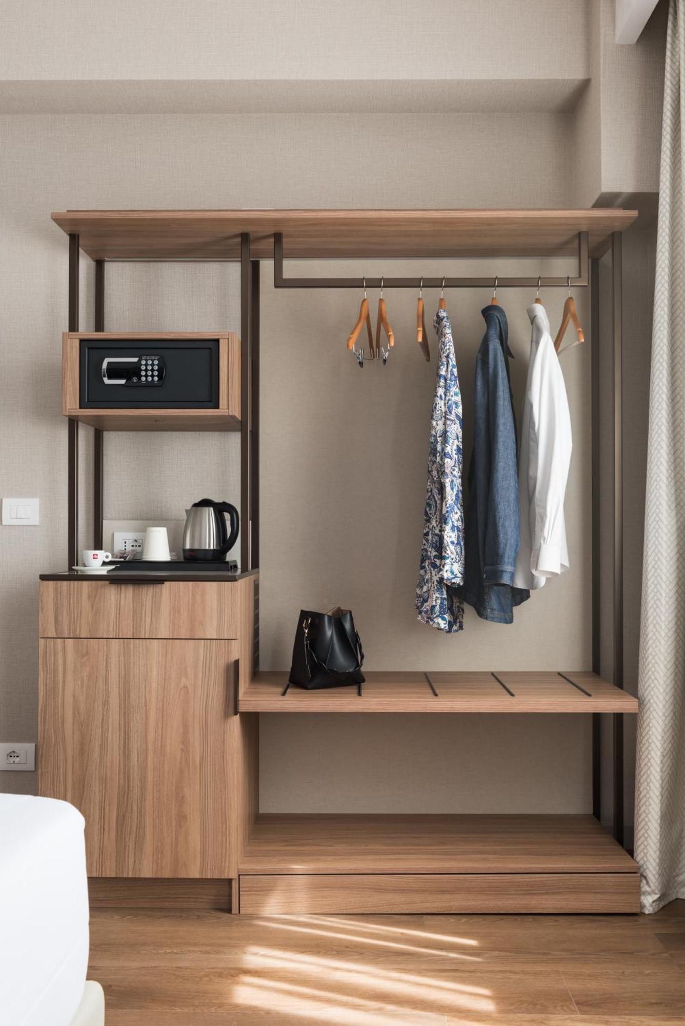 Twin Room,1543269697:JPEG