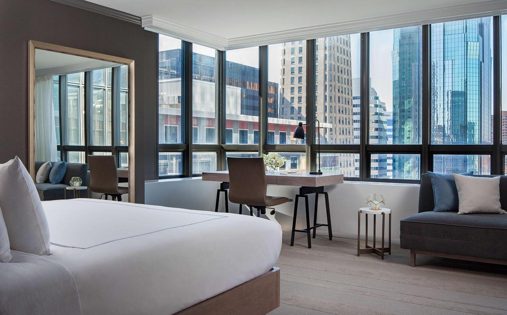 Deluxe King Room Hearing Access
