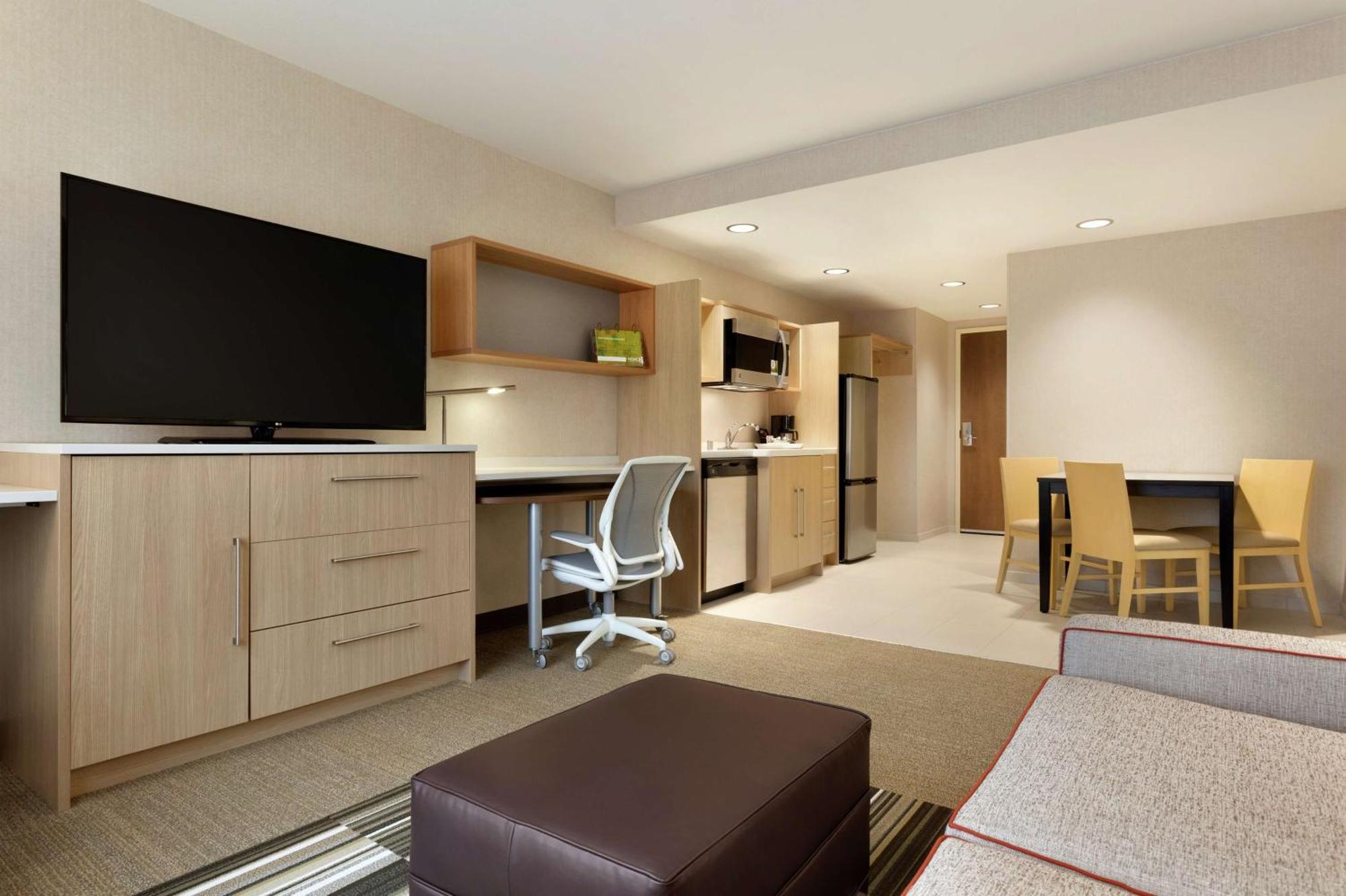 One-Bedroom King Suite Non-Smoking