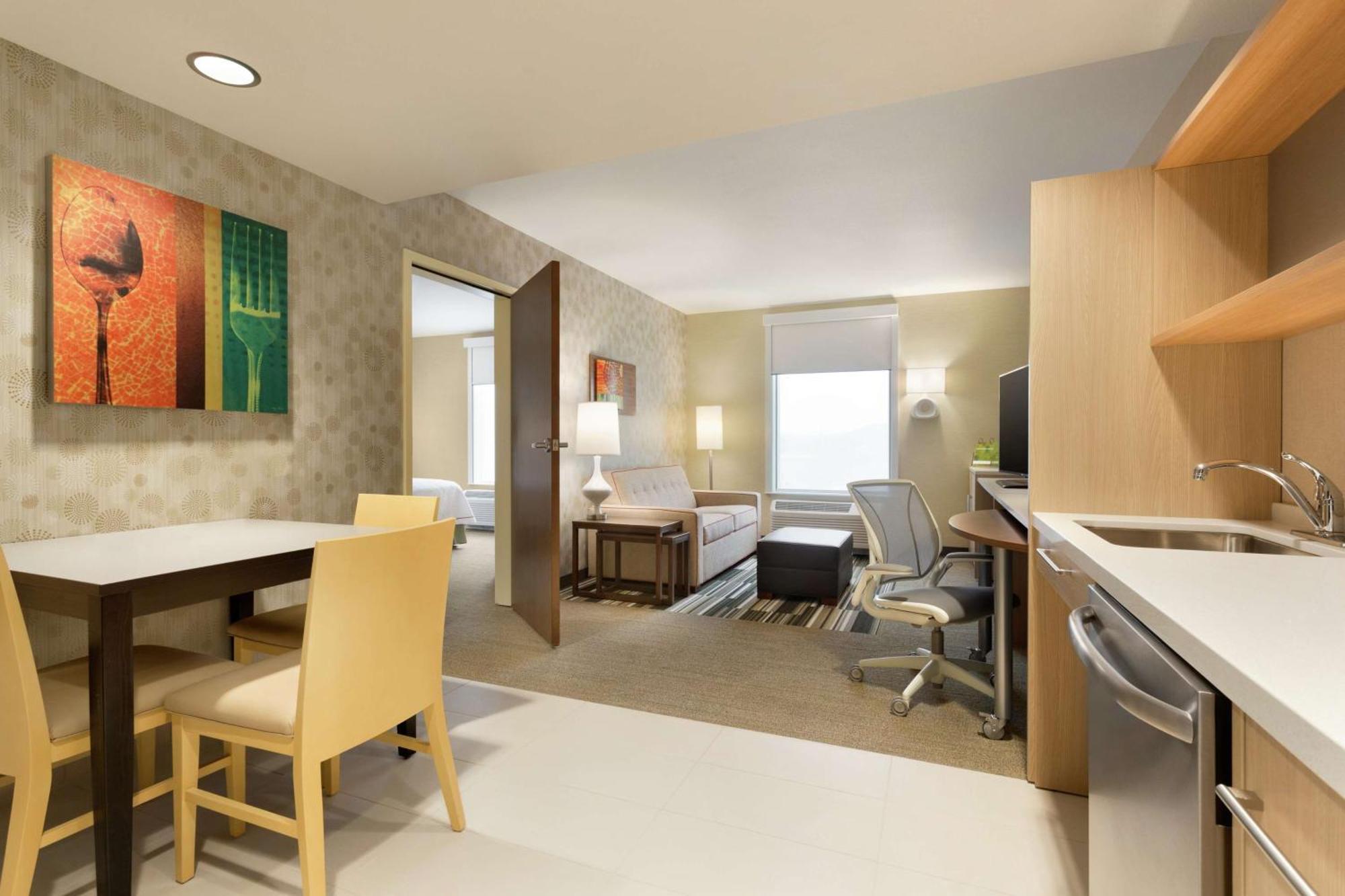 One-Bedroom King Suite Non-Smoking