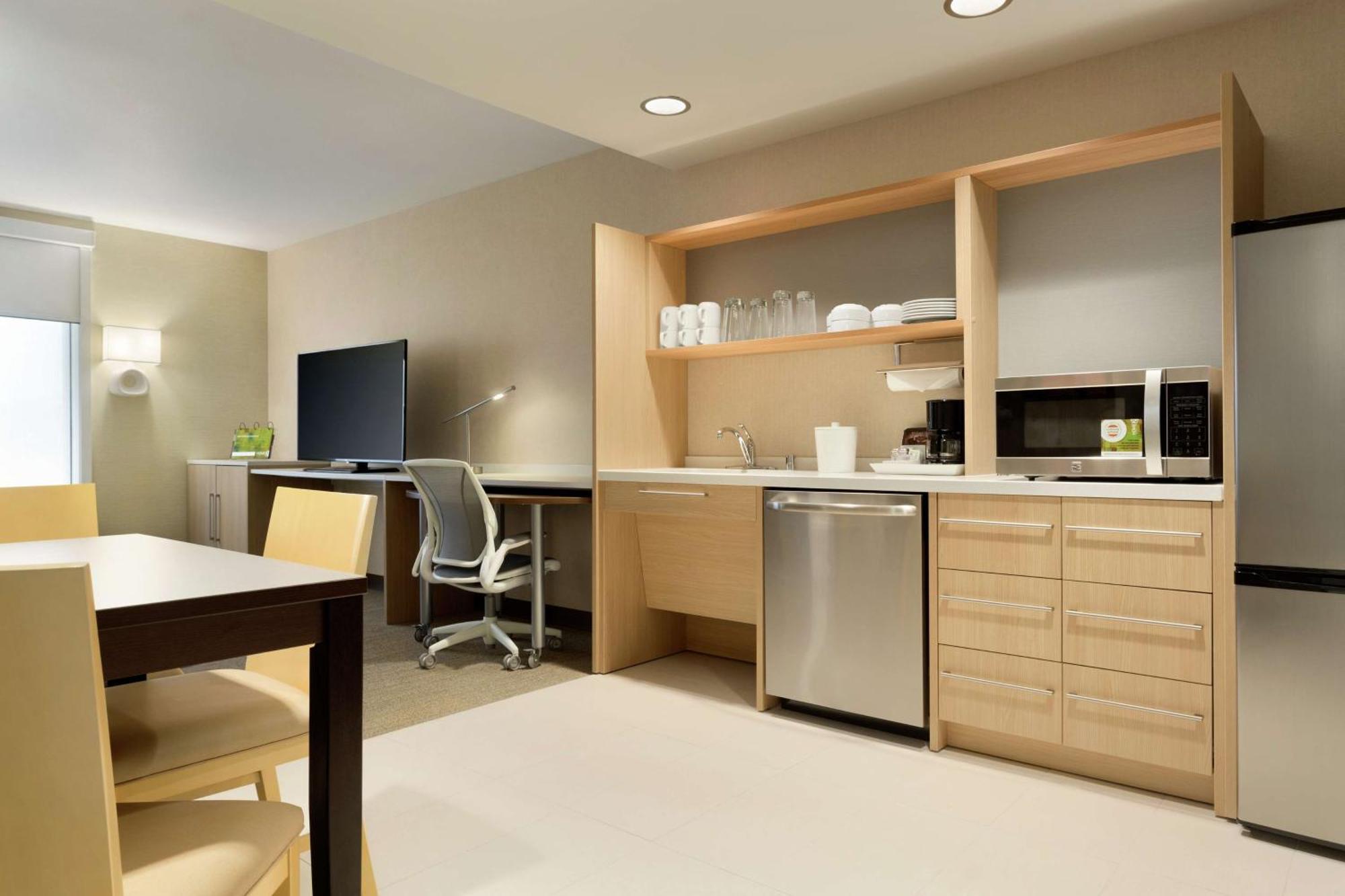 King Suite Mobility Hearing Access or Non-Smoking