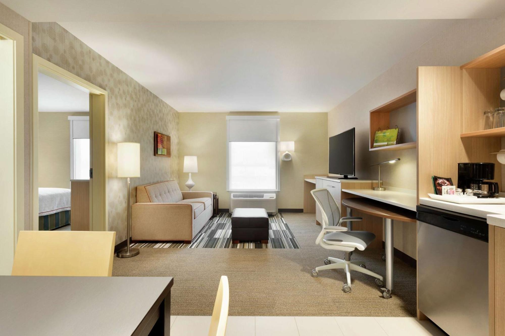 One-Bedroom King Suite Non-Smoking