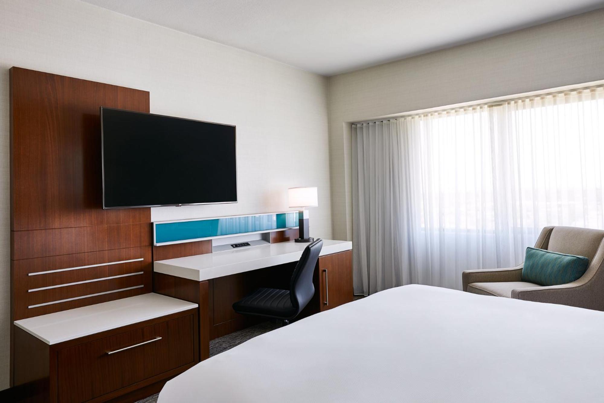 Executive Level, Guest room, 1 King, Sofa bed, High floor,1548697963:JPEG