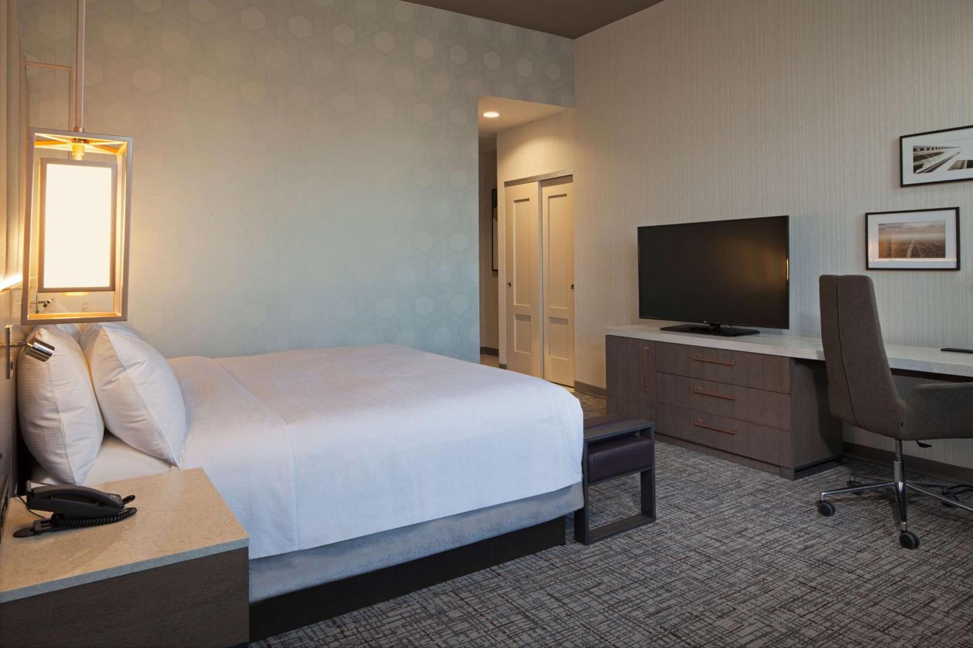 Deluxe King Room
