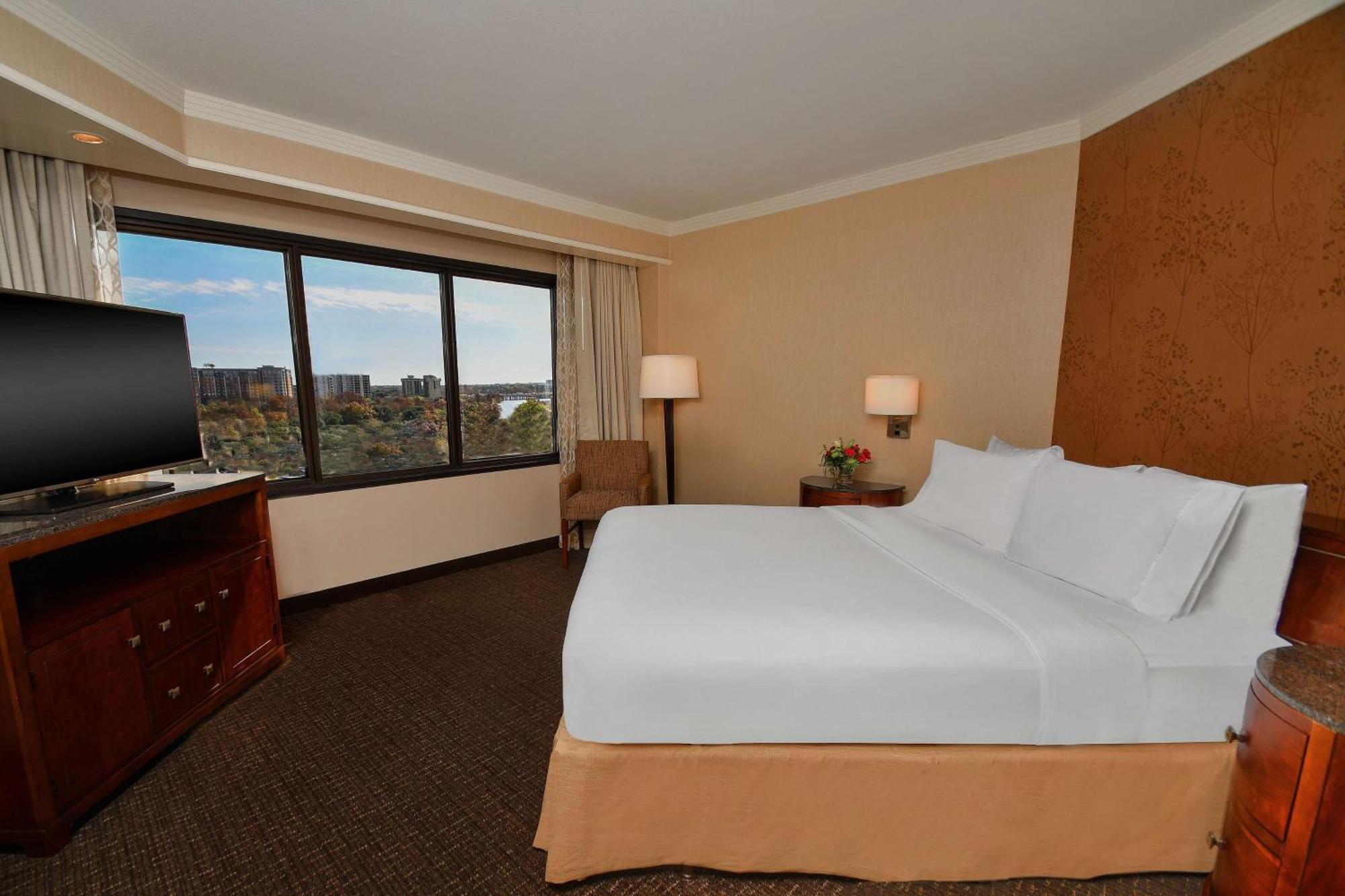 King Suite City View Non-Smoking