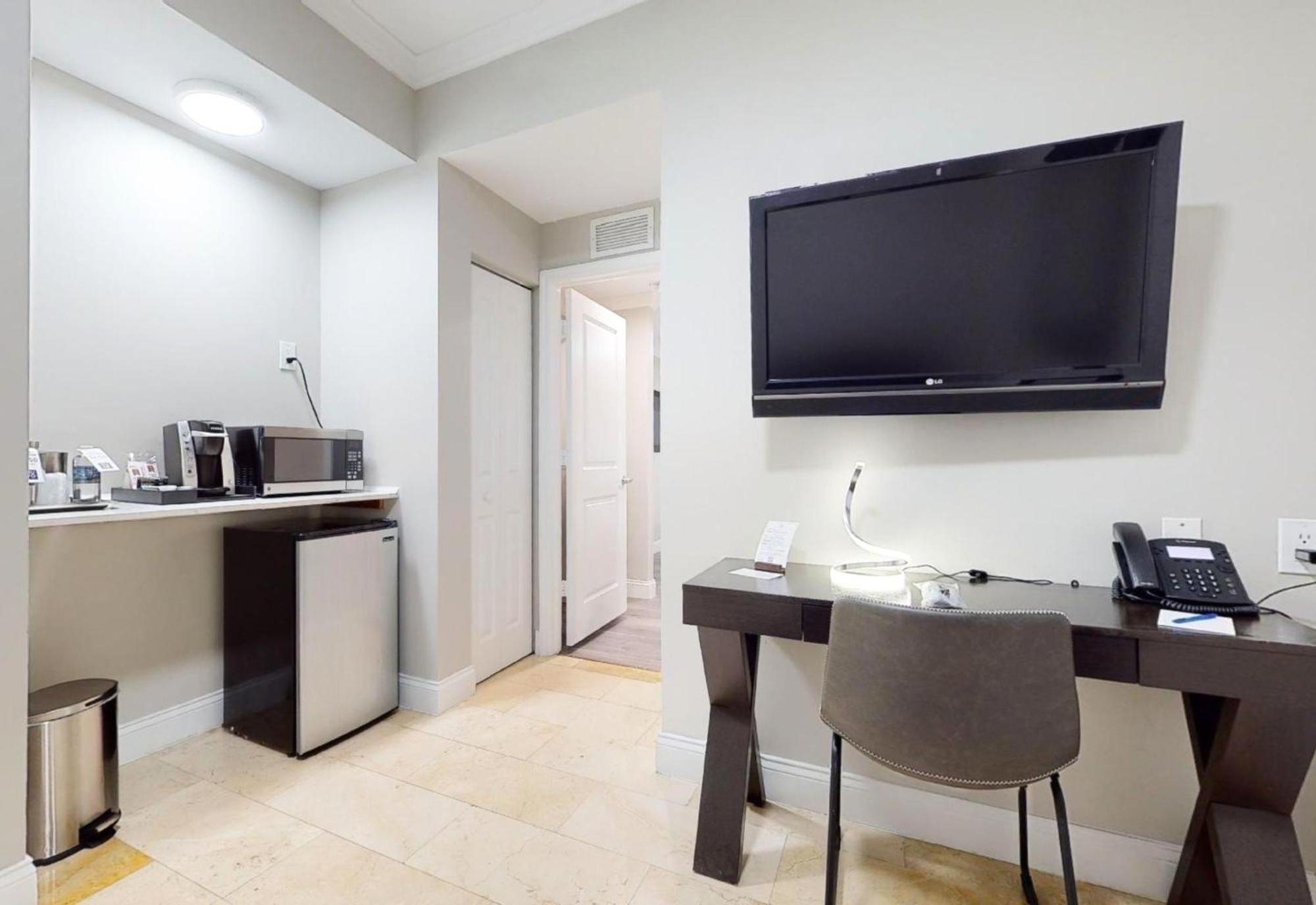 Standard King Suite