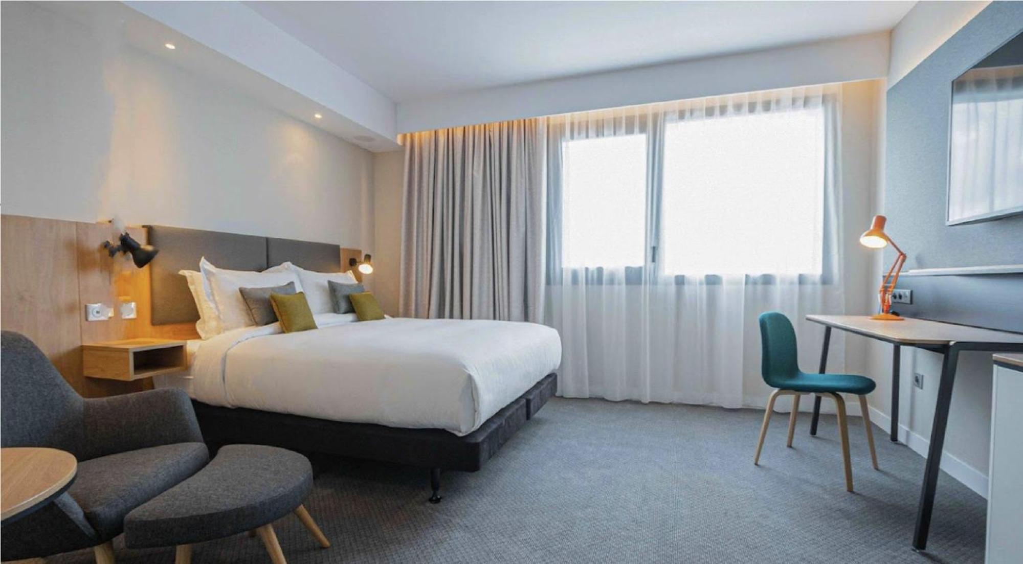 Standard Queen Room